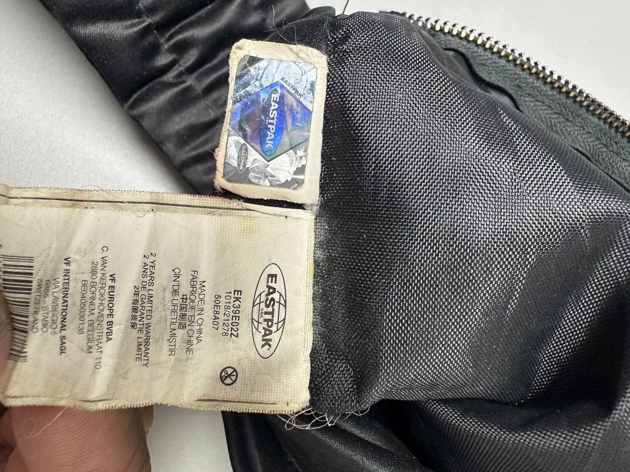 Eastpak × Raf Simons Raf Simons & Eastpak SS19 Punk Poster Side Bag Size ONE SIZE - 18 Thumbnail