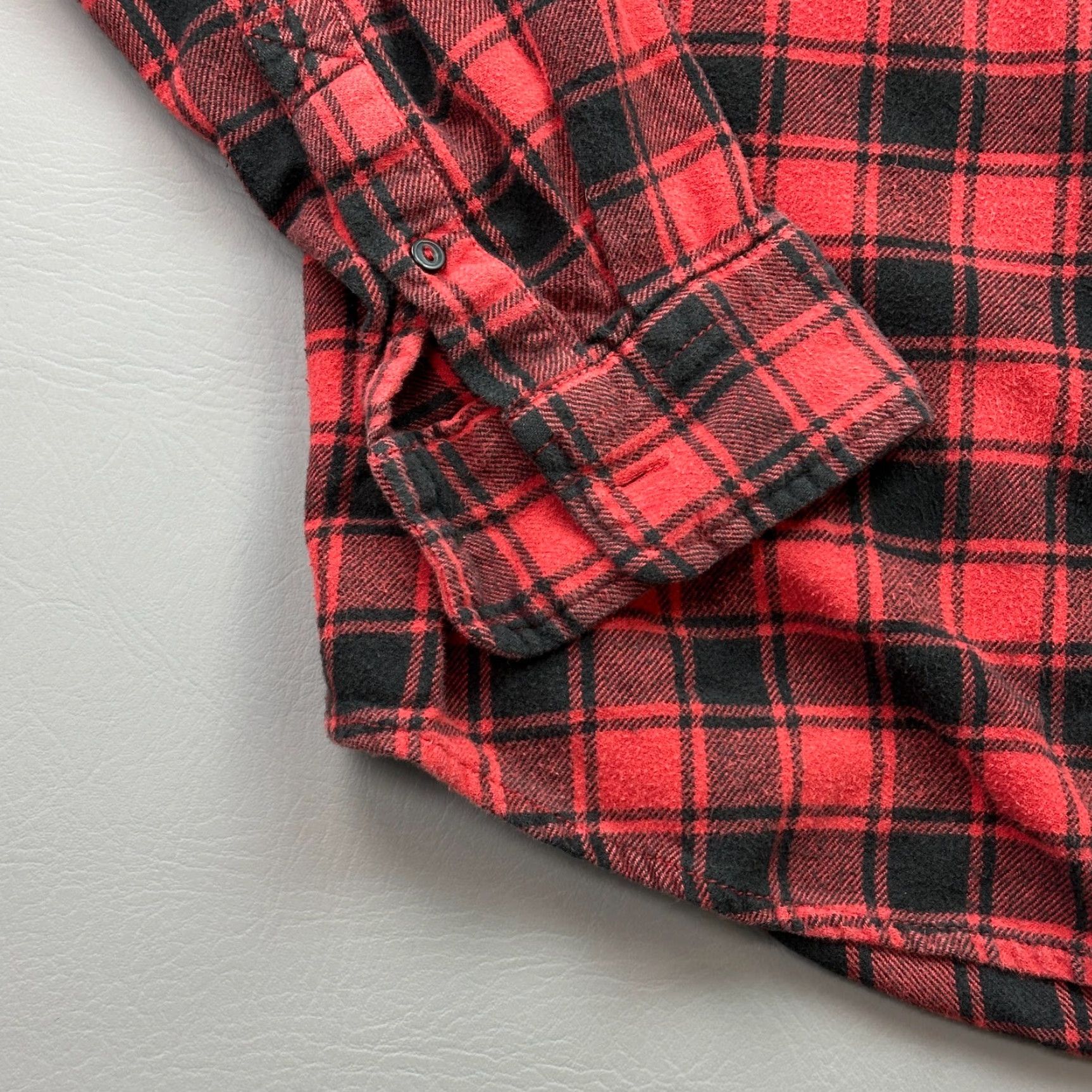 American Eagle Outfitters VINTAGE American Eagle Outfitters Shirt Mens Medium Red Buffalo Plaid Athletic Fit Flannel Preppy Size US M / EU 48-50 / 2 - 2 Thumbnail