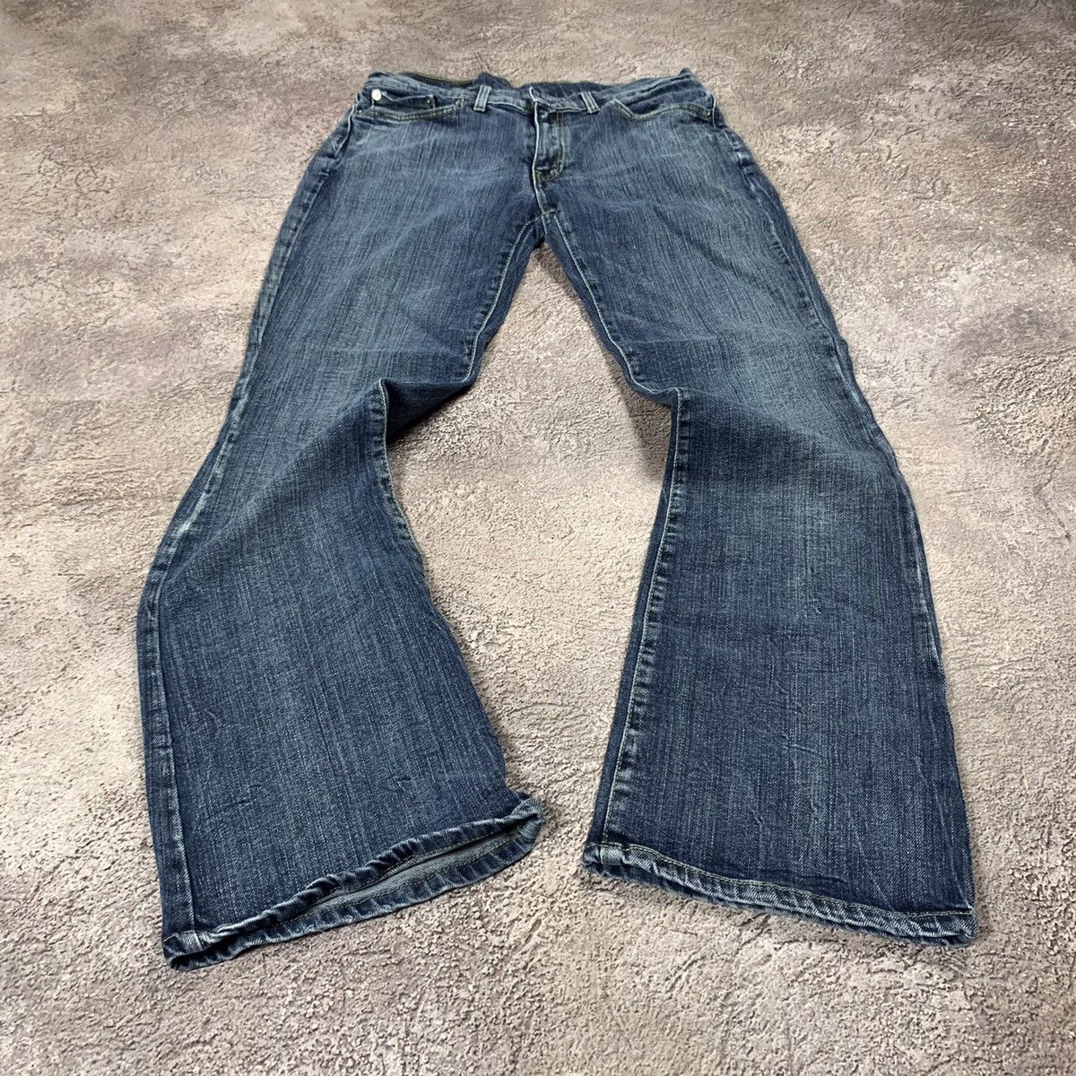 Vintage Vintage 90s Levis Baggy Wide Leg Flared Jeans Grunge Y2K 32 Size US 32 / EU 48 - 1 Thumbnail