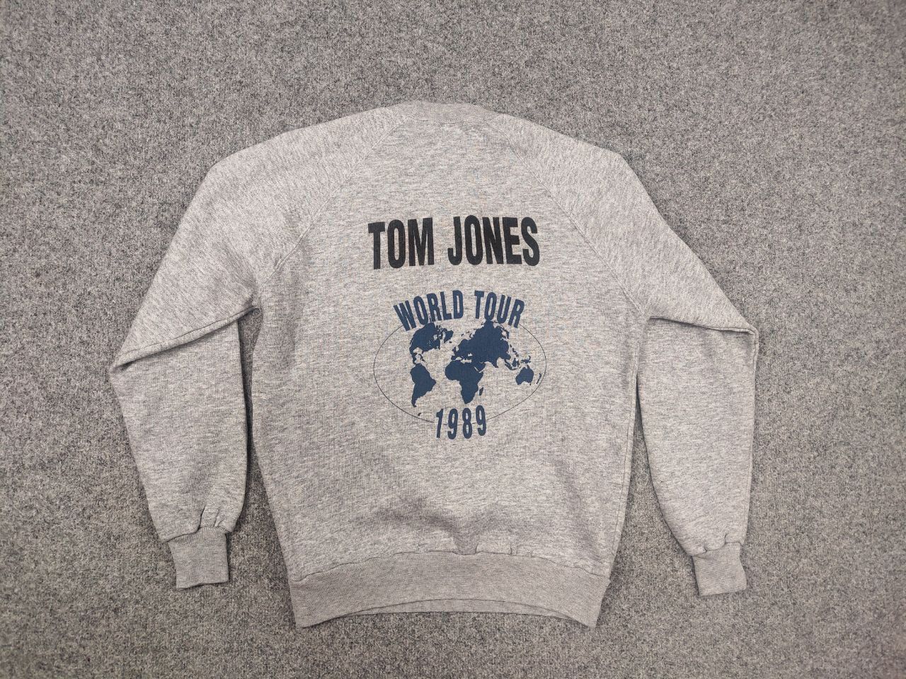 Vintage Vintage 1989 Tom Jones World Tour Logo Crew chek Sweatshirt Size US M / EU 48-50 / 2 - 8 Thumbnail