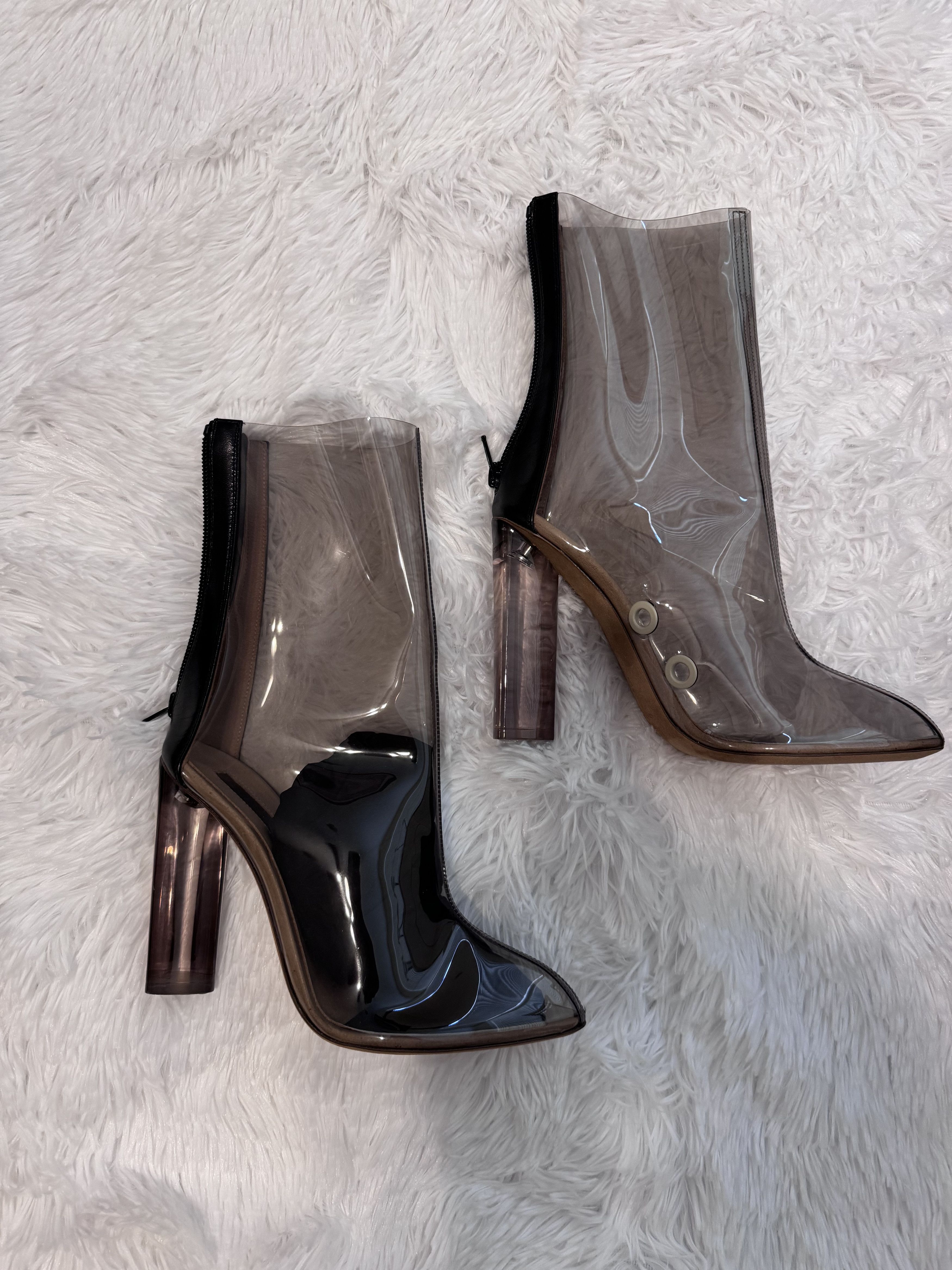 Yeezy Smoke pvc ankle boot-plexi smoked heel Size US 7 / IT 37 - 4 Thumbnail
