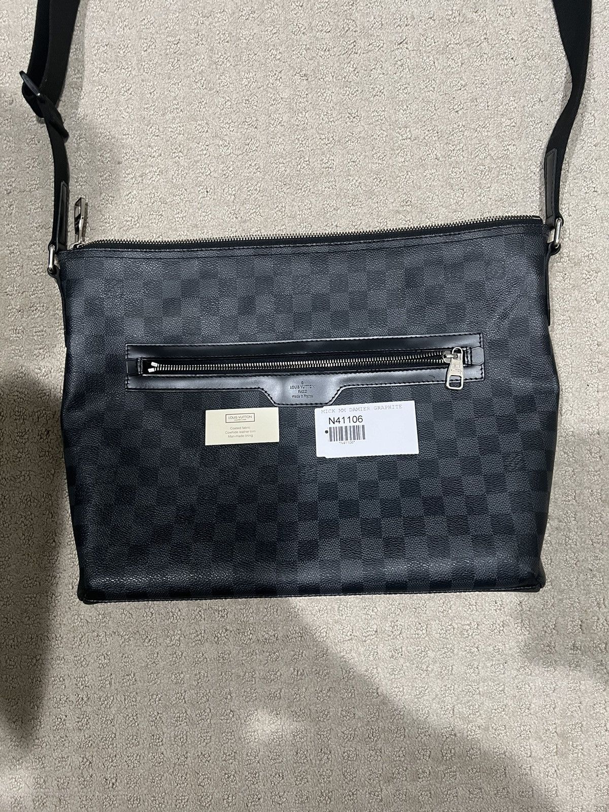 Louis Vuitton Louis Vuitton Mick GM Messenger Bag Size ONE SIZE - 4 Thumbnail