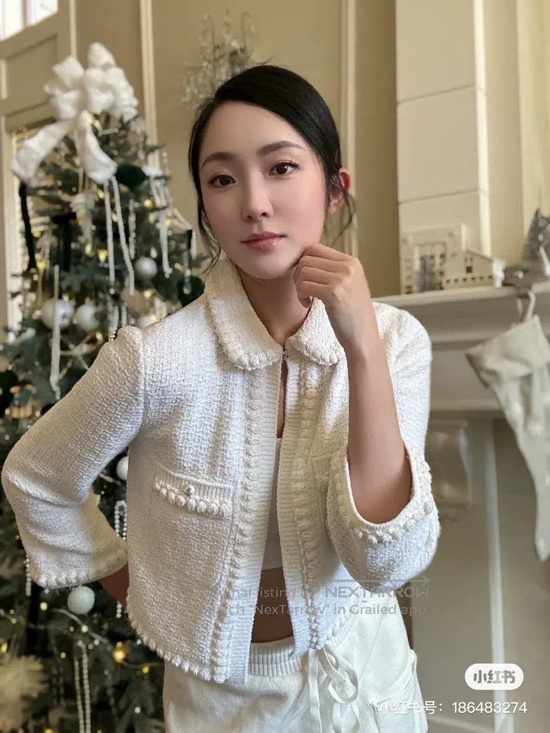 Chanel Chanel 25P popular white doll collar pearl diamond button Size S / US 4 / IT 40 - 7 Thumbnail