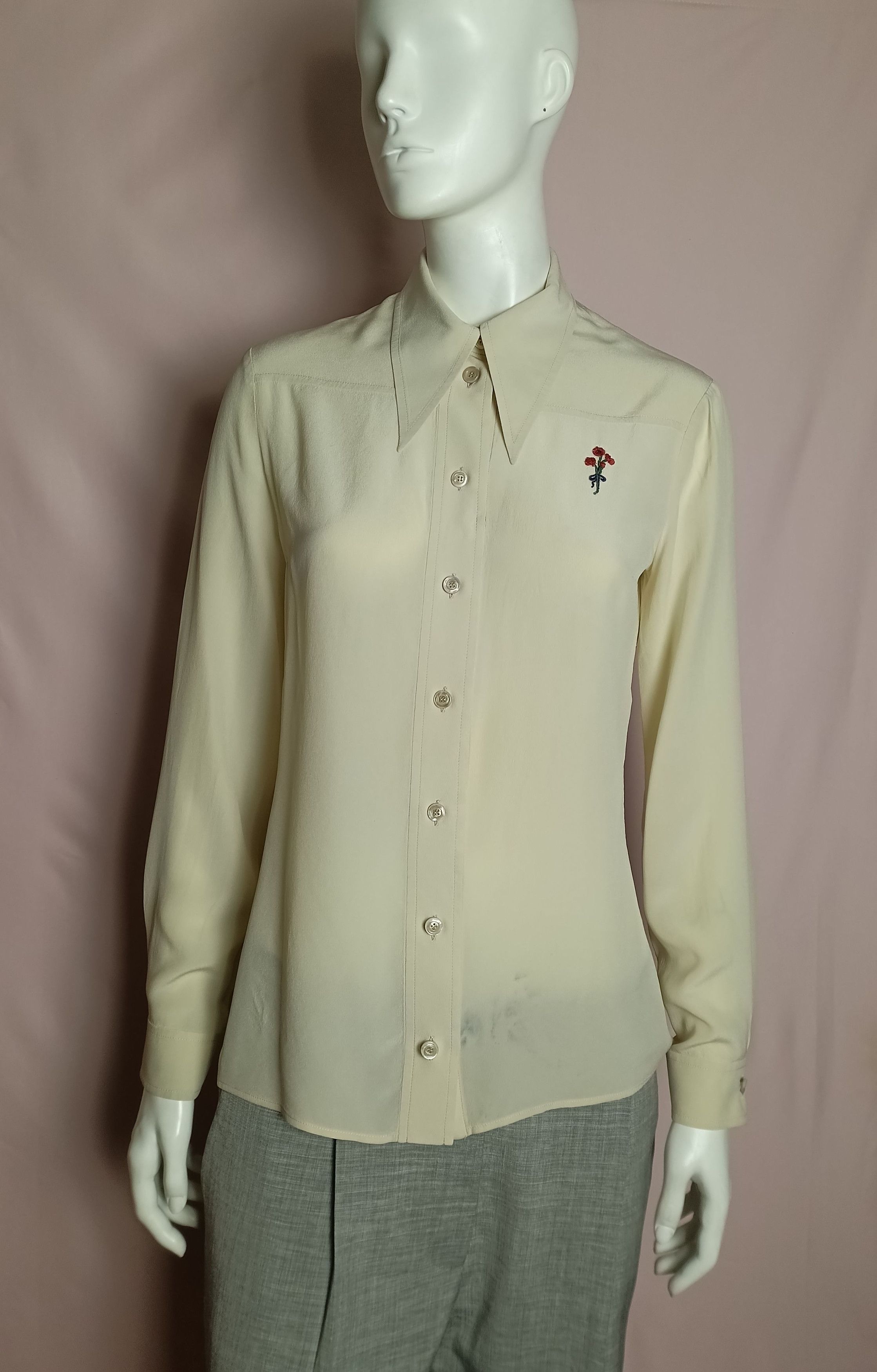 Gucci Gucci Ivory Silk Blouse Embroidered Flower EU 38 Size S / US 4 / IT 40 - 5 Thumbnail