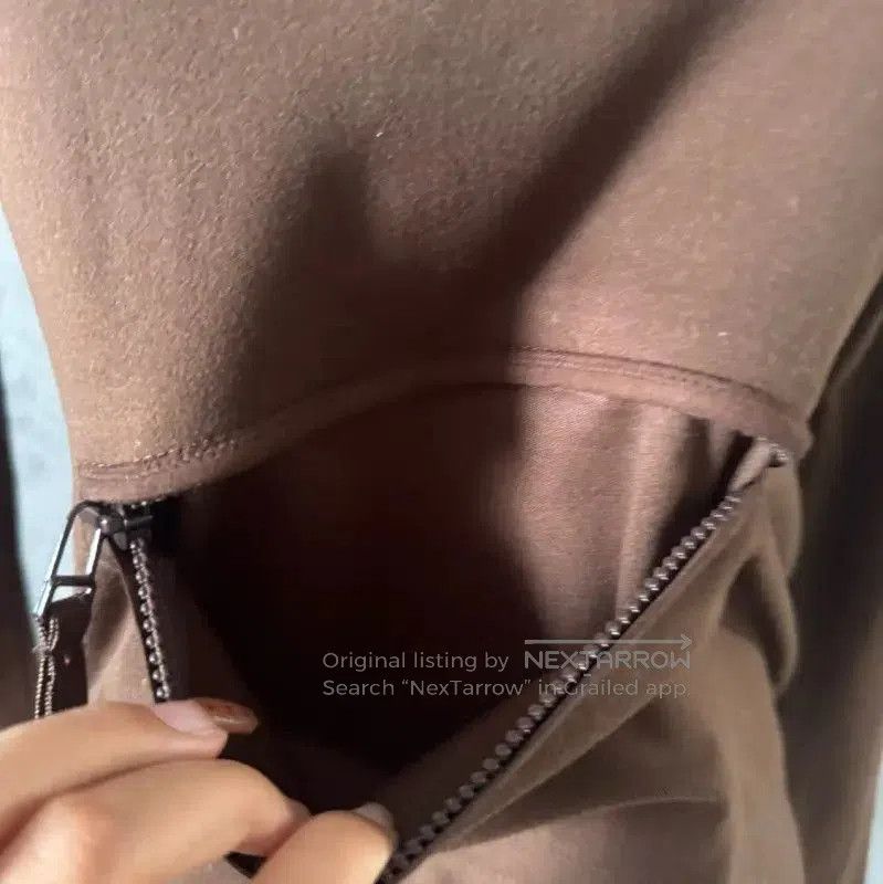 Burberry Burberry Brown Long Sleeve Crop Sweatshirt. Size M / US 6-8 / IT 42-44 - 4 Thumbnail