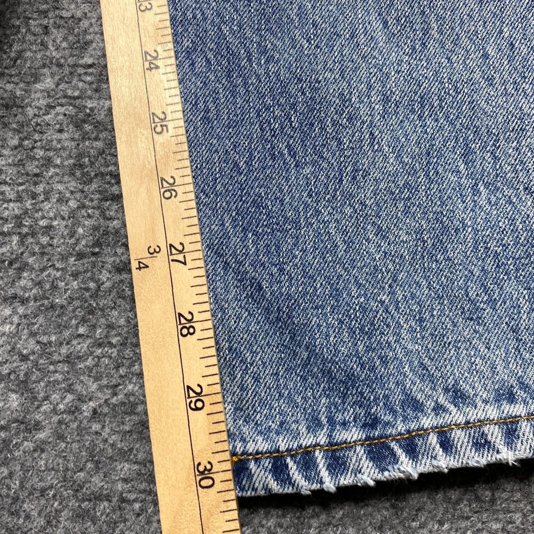 Levi's VINTAGE Levi's 505 Jeans Mens W38 L30 Blue Regular Straight Leg Medium Wash Y2k Size US 38 / EU 54 - 5 Thumbnail