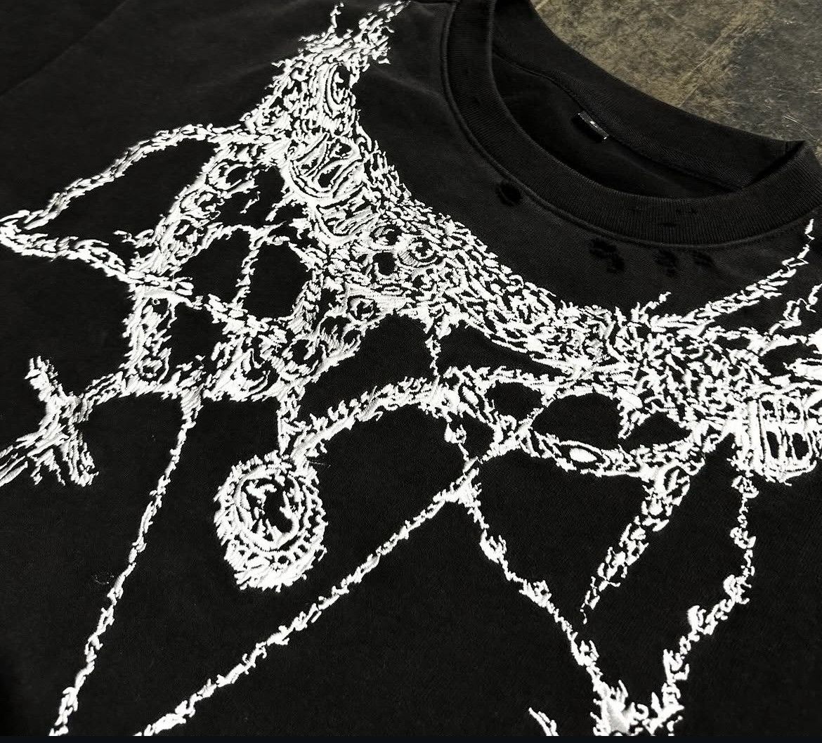 Other YOUTHOOD Embroidered Distressed Cross Chain T Shirt Size US L / EU 52-54 / 3 - 2 Thumbnail