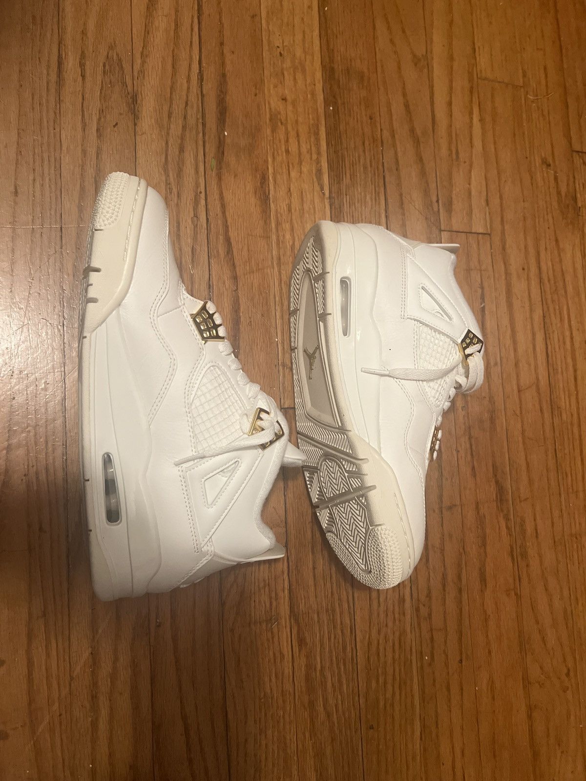 Jordan Brand × Nike Excellent condition white gold Jordan Size US 10 / EU 43 - 1 Thumbnail