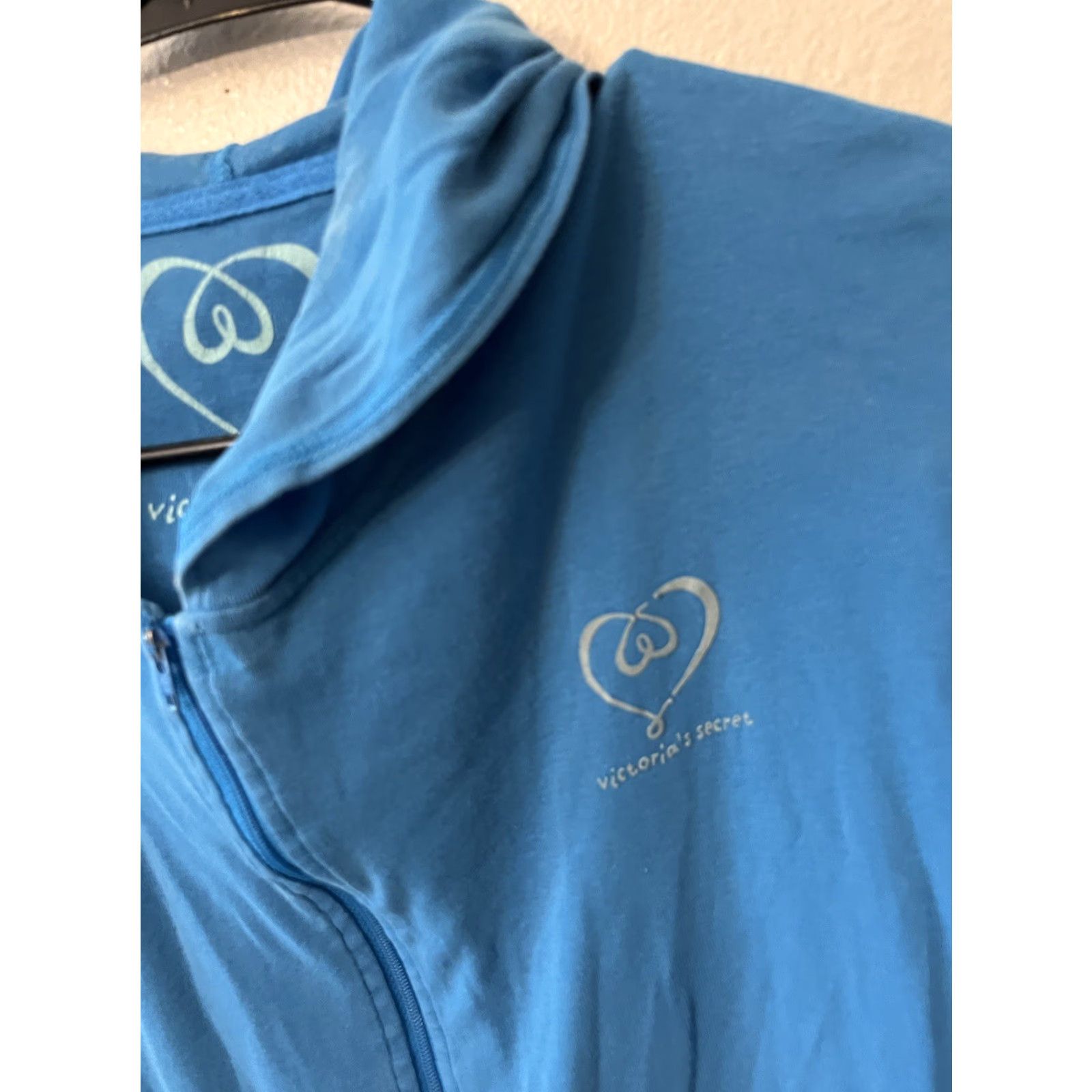 Victoria's Secret Victoria’s Secret Hoodie Blue Full Zip M Victoria Sport Sports Womens Size M Adults Blues Full Zip Hoodie Size M / US 6-8 / IT 42-44 - 2 Thumbnail