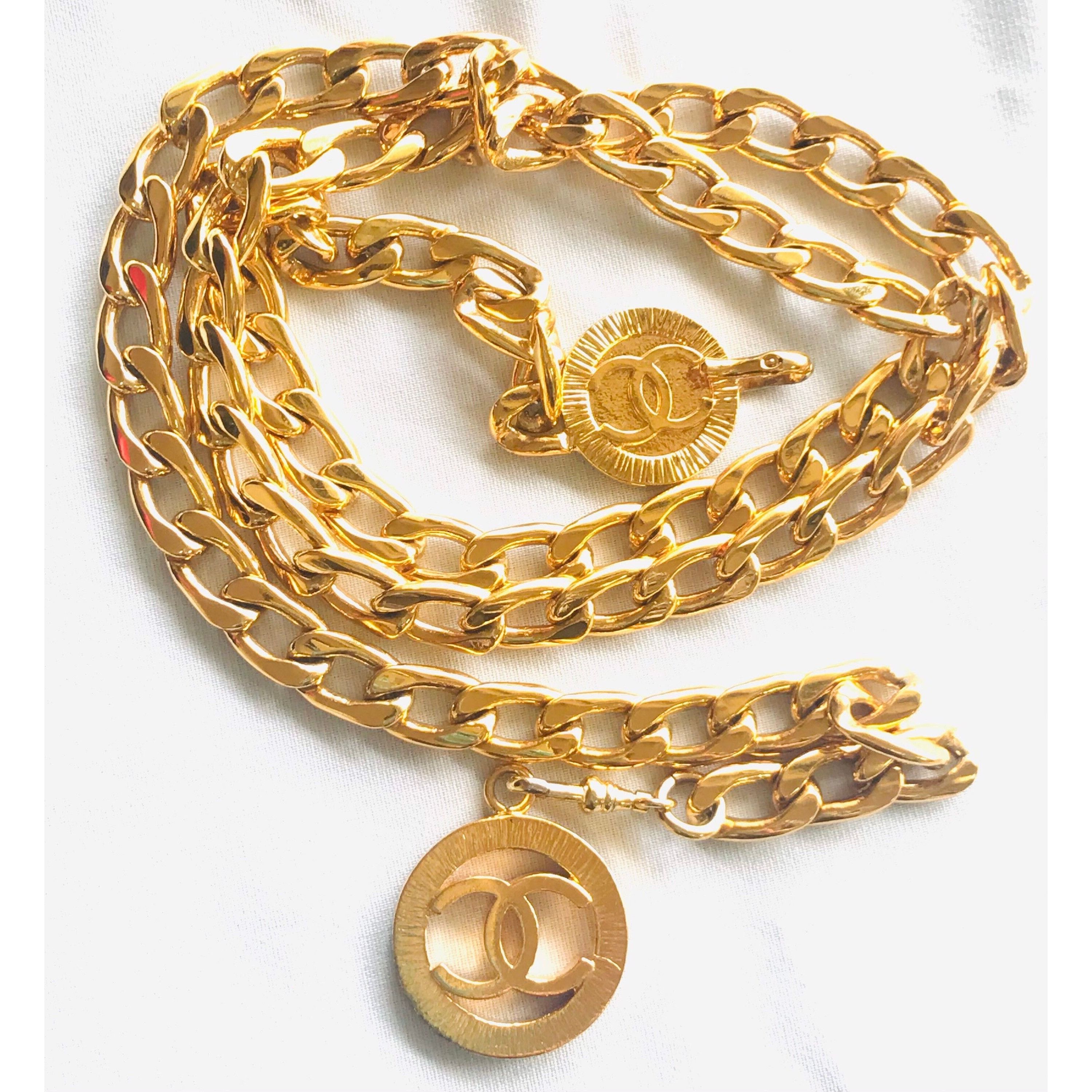 Chanel MINT. Vintage CHANEL flat golden chain belt with CC motif Size ONE SIZE - 1 Thumbnail