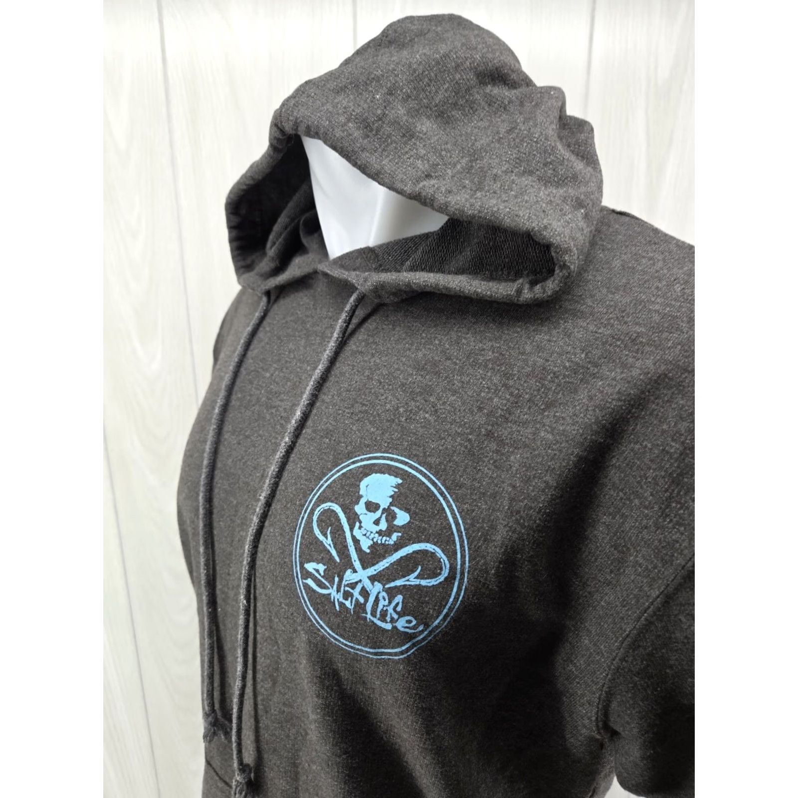 Vintage Salt Life Mens LARGE Gray Skull And Bones Graphic Hoodie Logo Kangaroo Pullover Hoodie Size US XXL / EU 58 / 5 - 4 Thumbnail