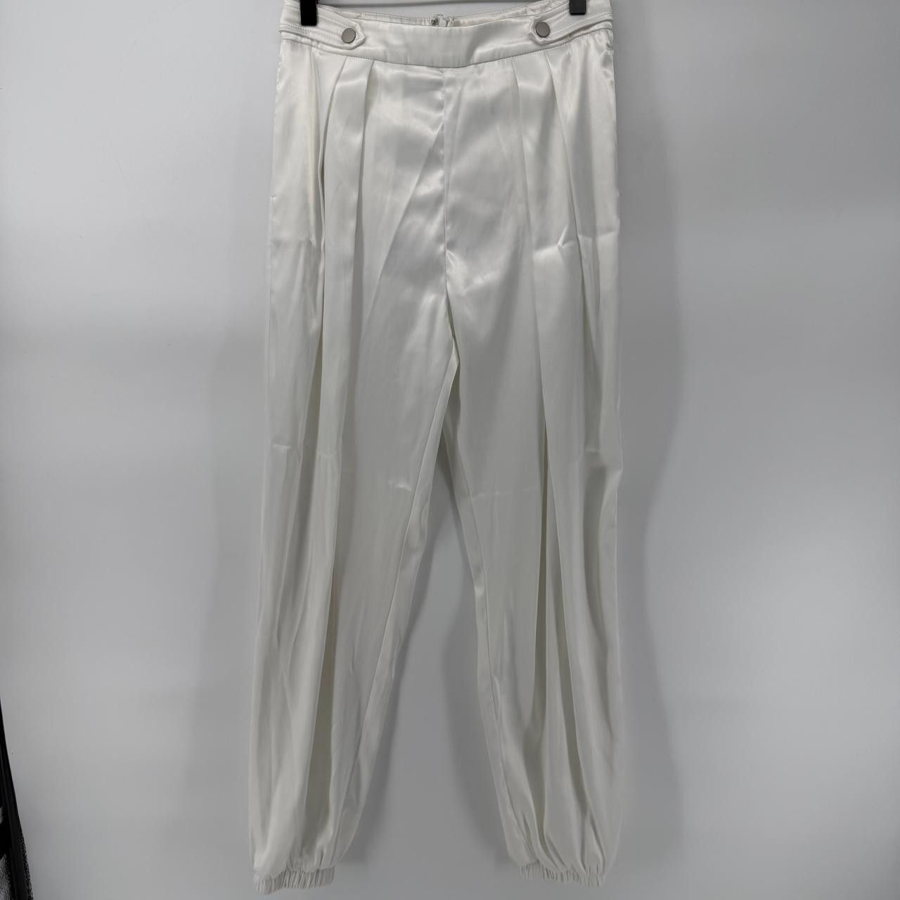 Akira AKIRA White Satin Pleated High Waisted Jogger Pants S Size 28" / US 6 / IT 42 - 2 Thumbnail
