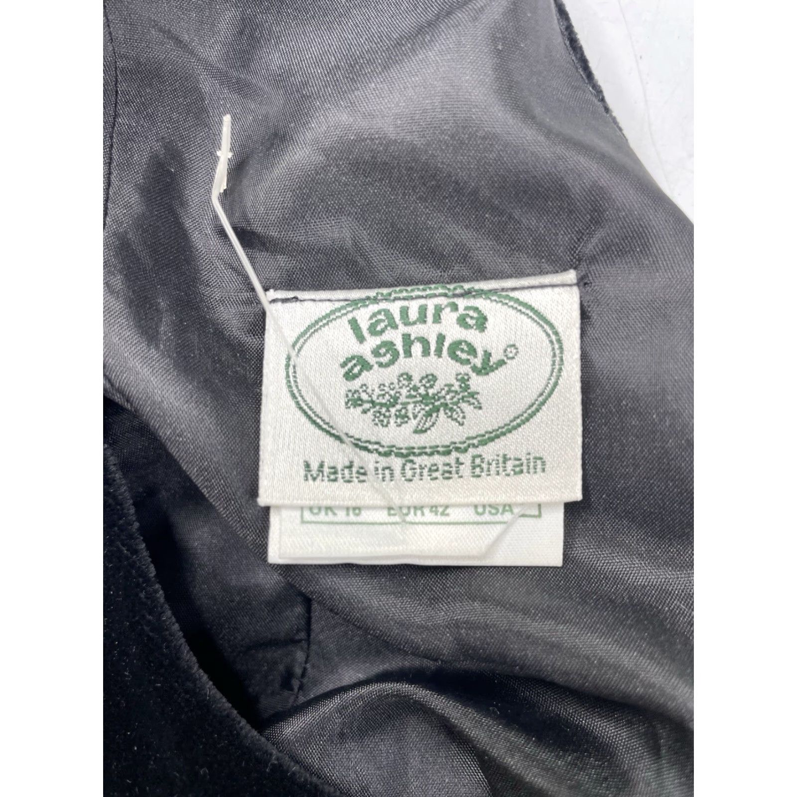 Laura Ashley VINTAGE Laura Ashley Ballgown Dress Green Taffeta Velvet Bodice Black 1980s UK 16 12 Eveningwear Womens Size XL / US 12-14 / IT 48-50 - 3 Thumbnail