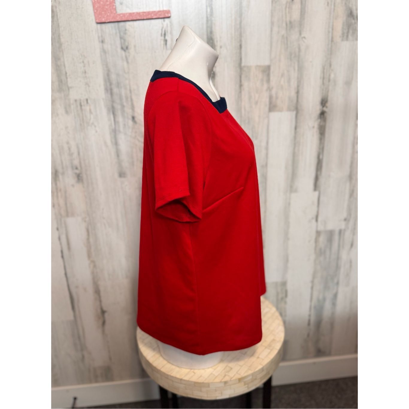 LIZ LISA Liz Claiborne Red Top with Navy Trim – Size L Size L / US 10 / IT 46 - 5 Thumbnail