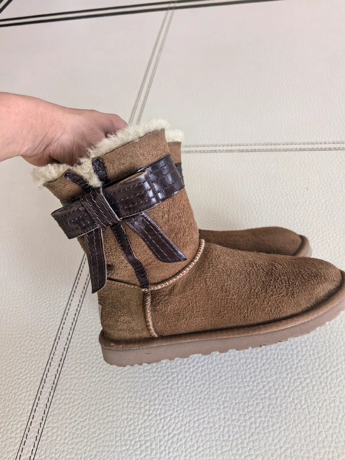 Ugg UGG Women's Shoes K17 Size US 7 / IT 37 - 2 Thumbnail
