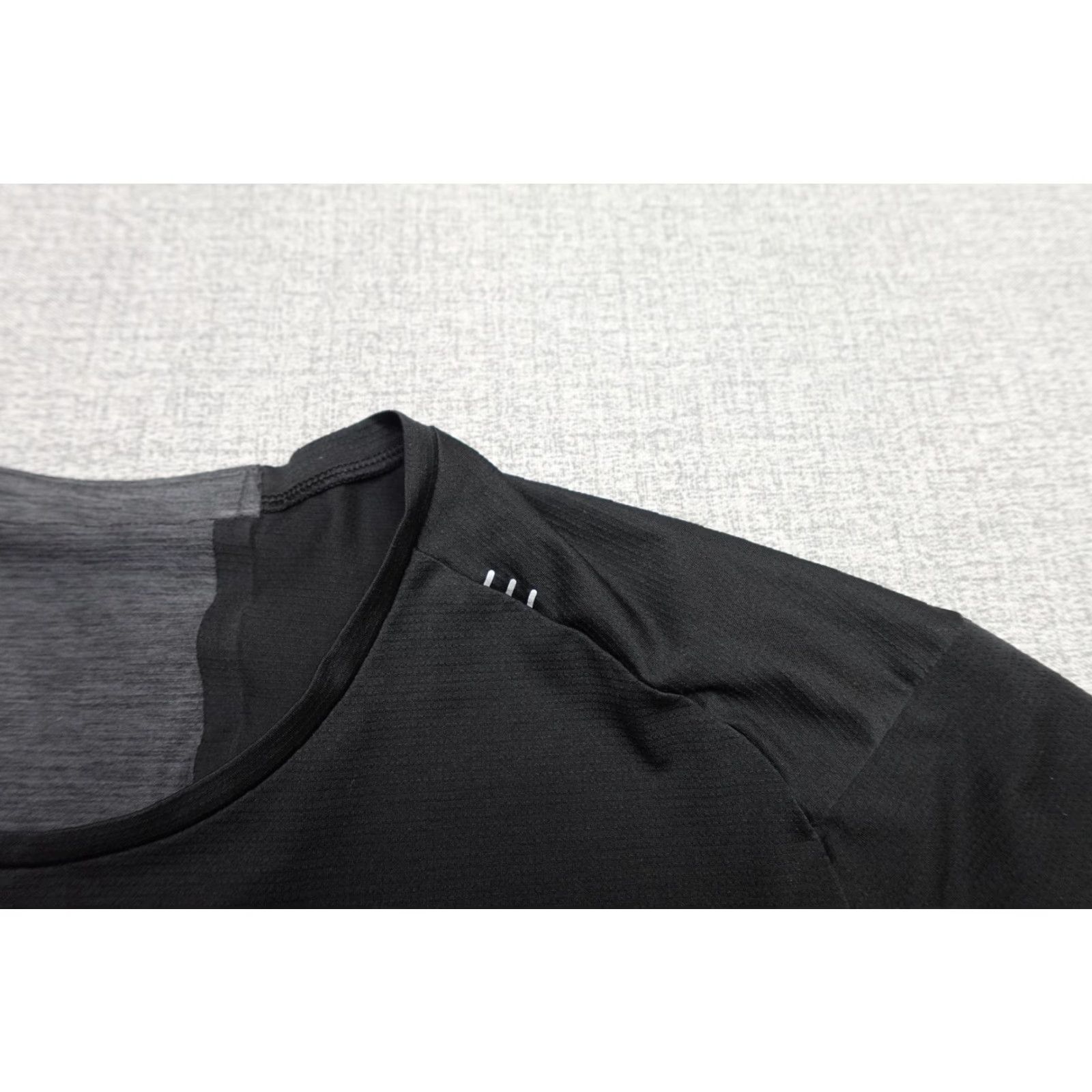 Lululemon Lululemon Shirt Mens M Black Short Sleeve Running Reflective Tee Athletic Size US M / EU 48-50 / 2 - 2 Thumbnail