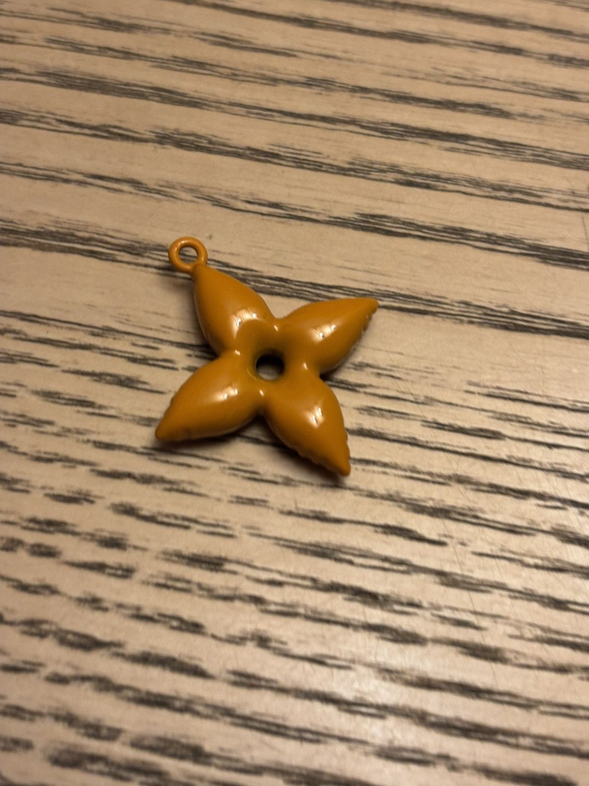 Louis Vuitton Louis vuitton charm Size ONE SIZE - 2 Thumbnail