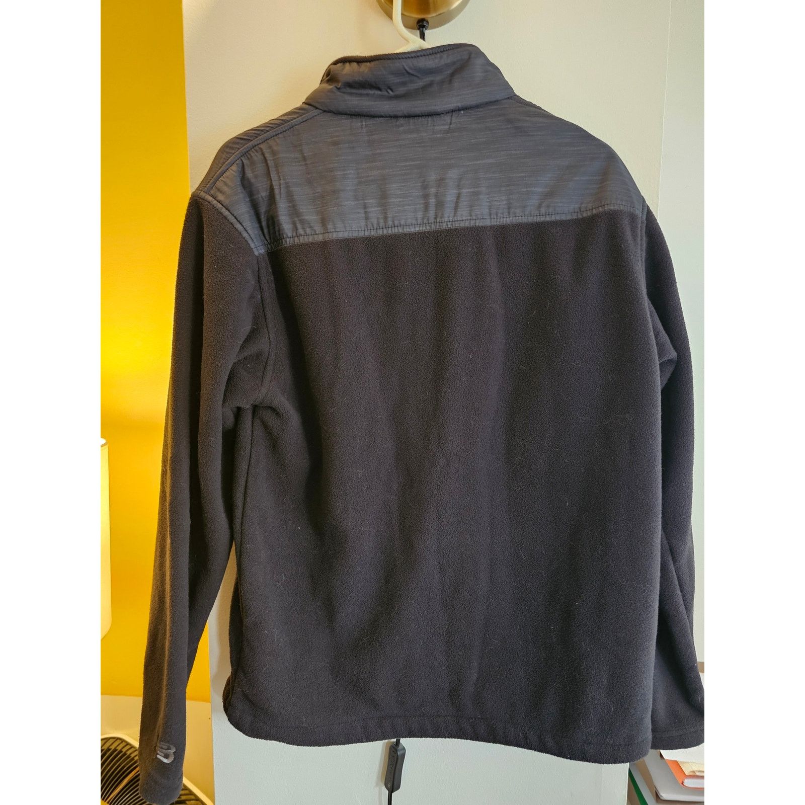 New Balance New Balance Black Men's M Zip-Up Sweatshirt/Jacket - 130893 Size US M / EU 48-50 / 2 - 4 Thumbnail