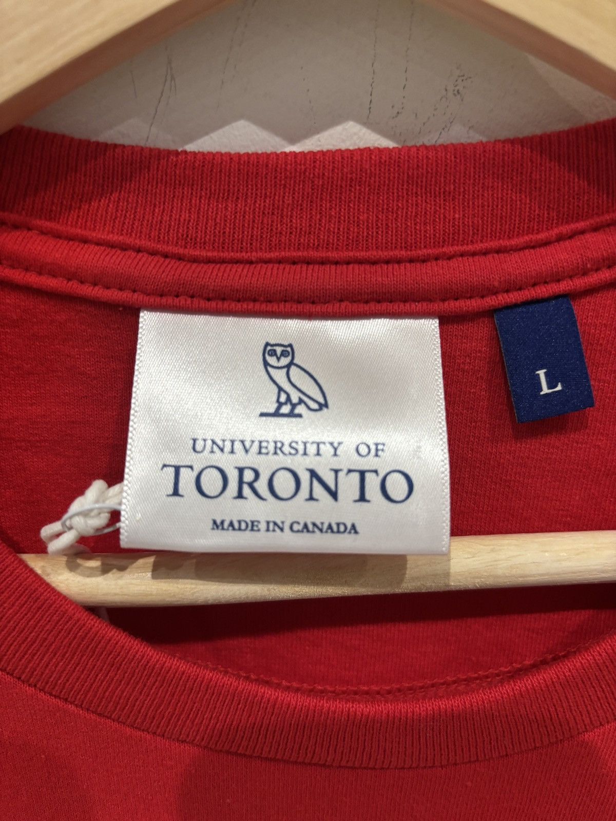 October's Very Own OVO U Of T Crest T-shirt Red Size: L Size US L / EU 52-54 / 3 - 3 Thumbnail