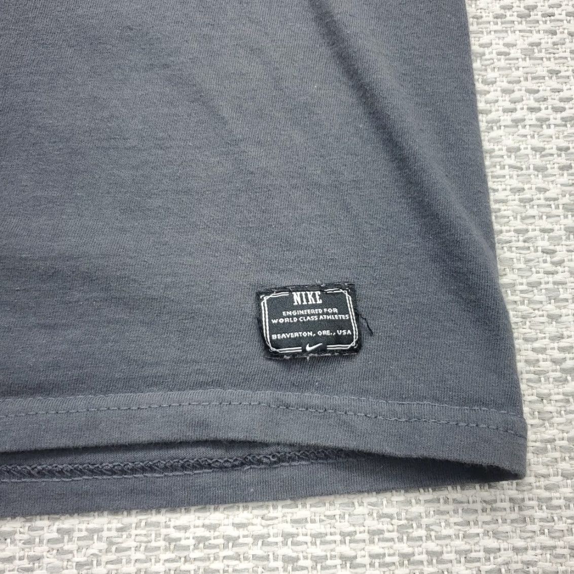 Nike Nike Graphic Tee shirt Adult M Short Sleeve Gray Regular Fit Swoosh T-Shirt Mens Size US M / EU 48-50 / 2 - 5 Thumbnail