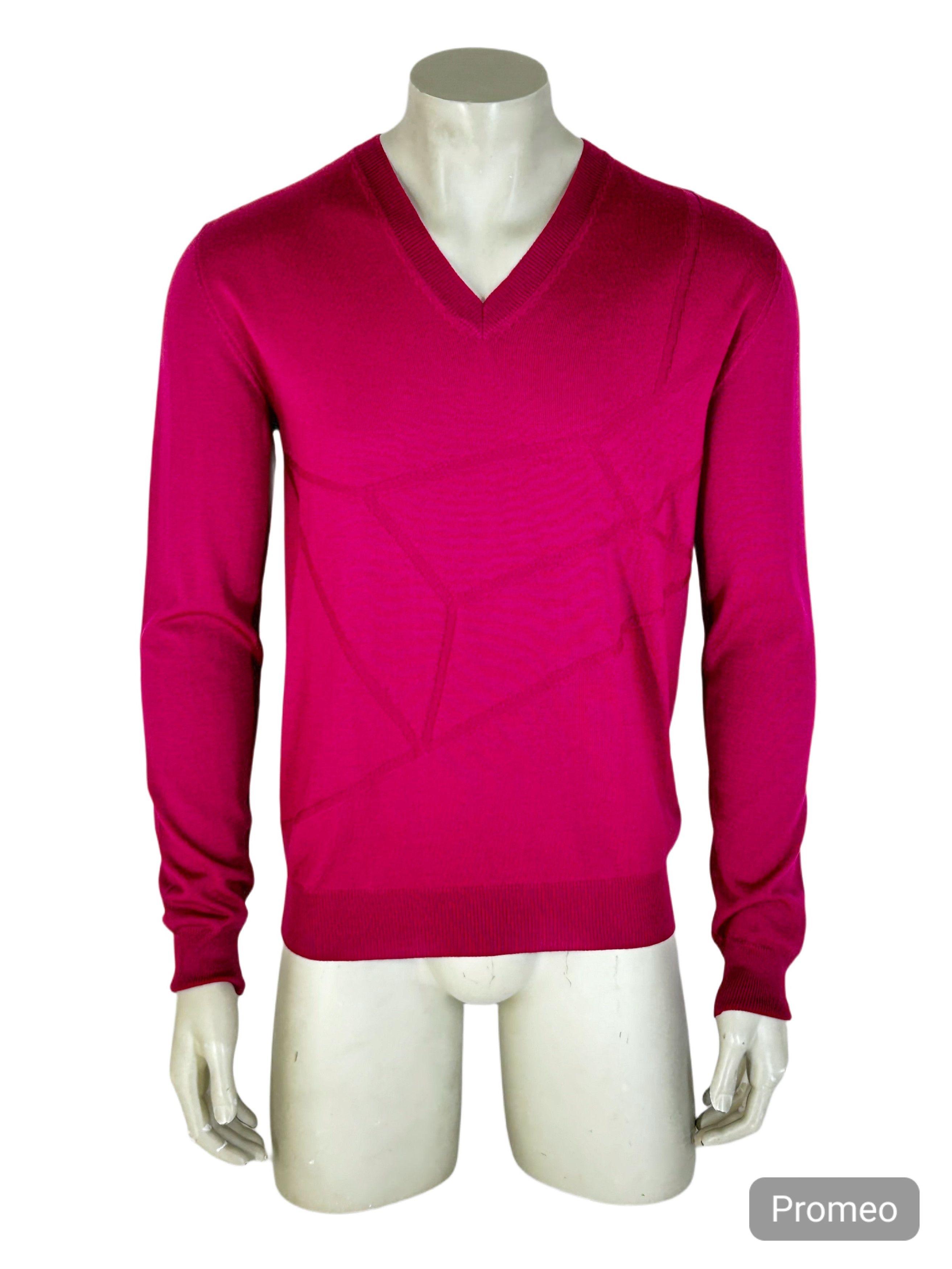 Dior DIOR HOMME FUSCHIA CUT & SEW PANLE V-NECK KNITWEAR Size US M / EU 48-50 / 2 - 1 Thumbnail