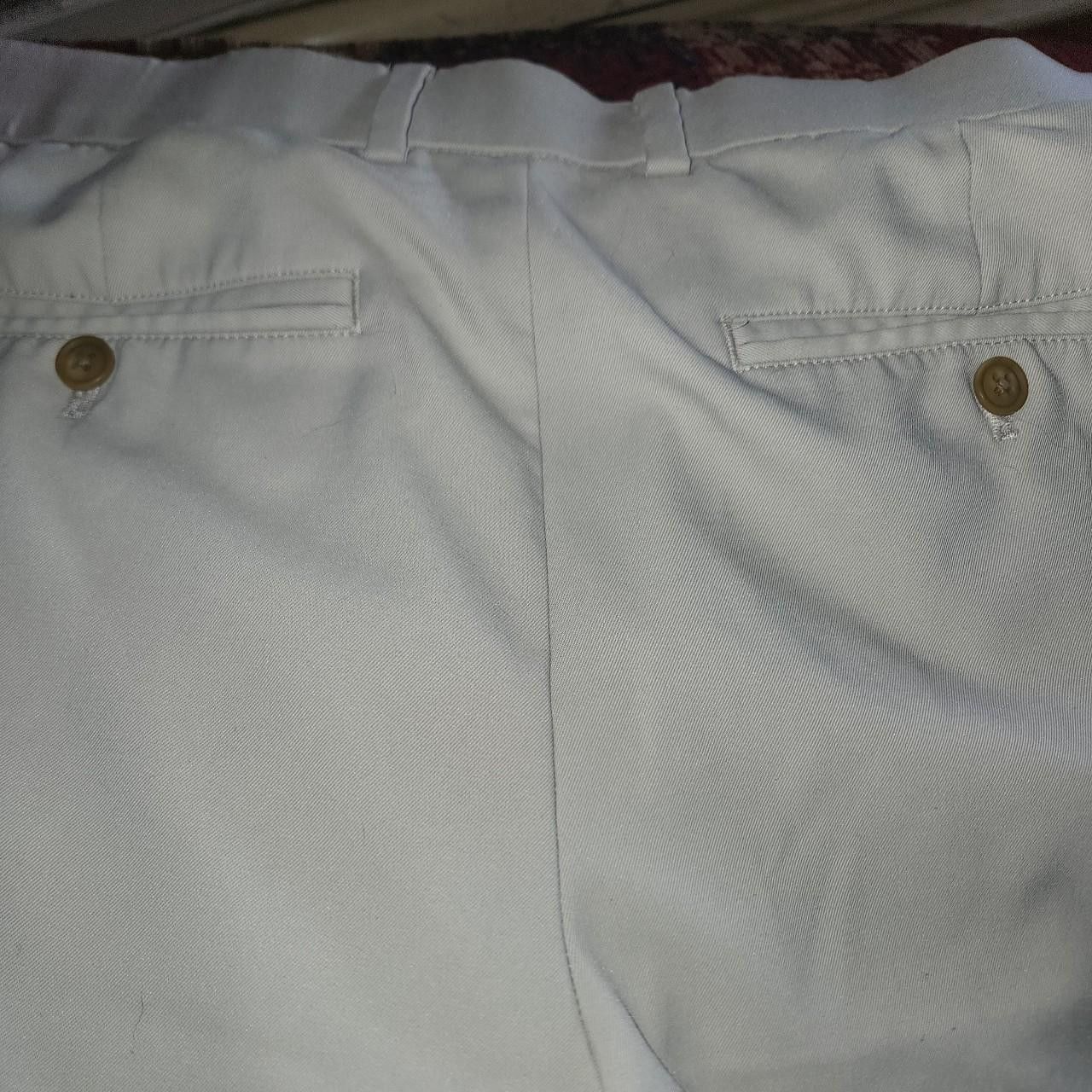 Designer × Saks Fifth Avenue Saks Fifth Ave Size 30 Cream Color/(khaki-ish) shorts Size US 30 / EU 46 - 2 Thumbnail