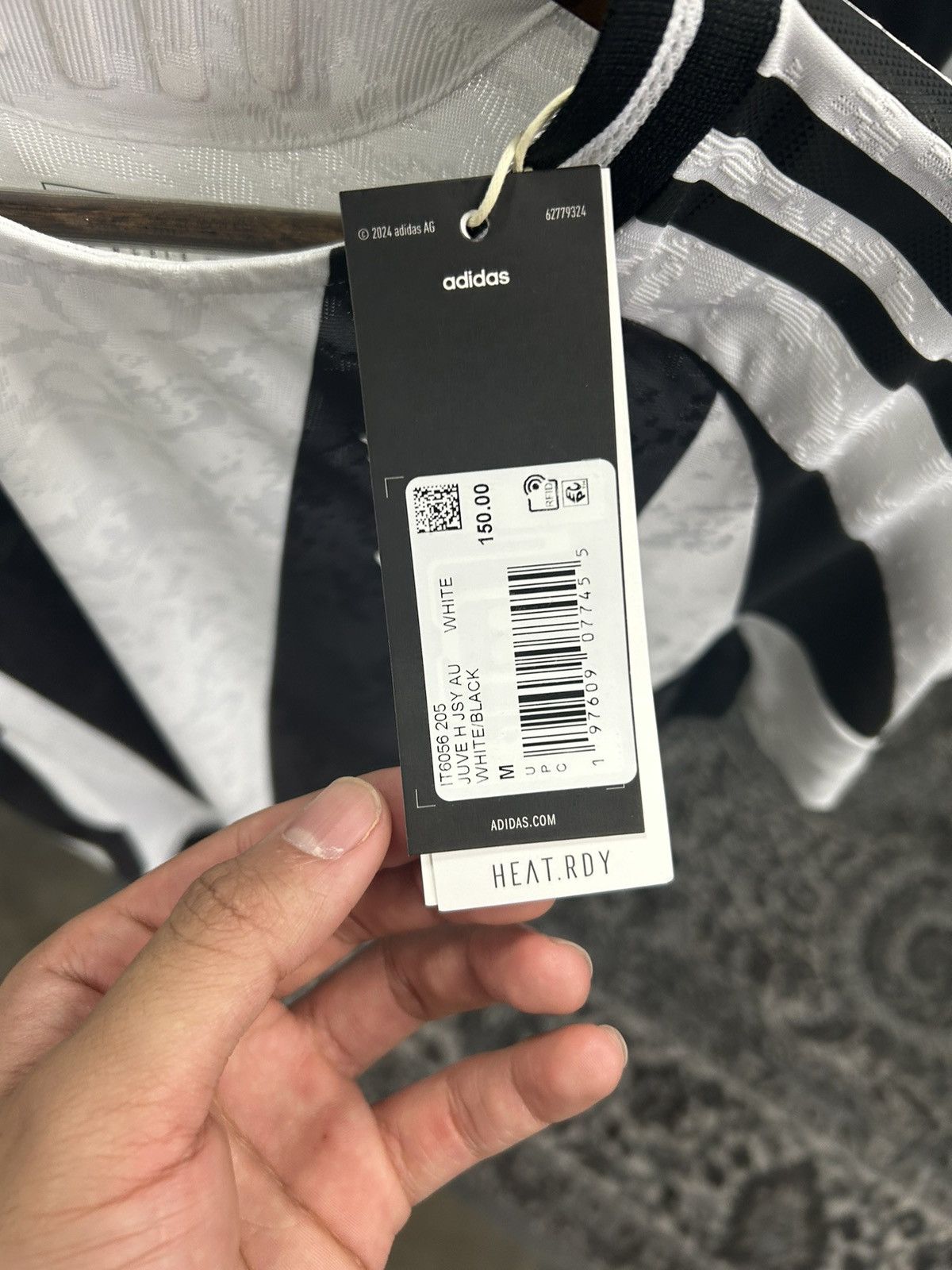 Adidas 2024 Juventus home jersey Size US M / EU 48-50 / 2 - 2 Thumbnail
