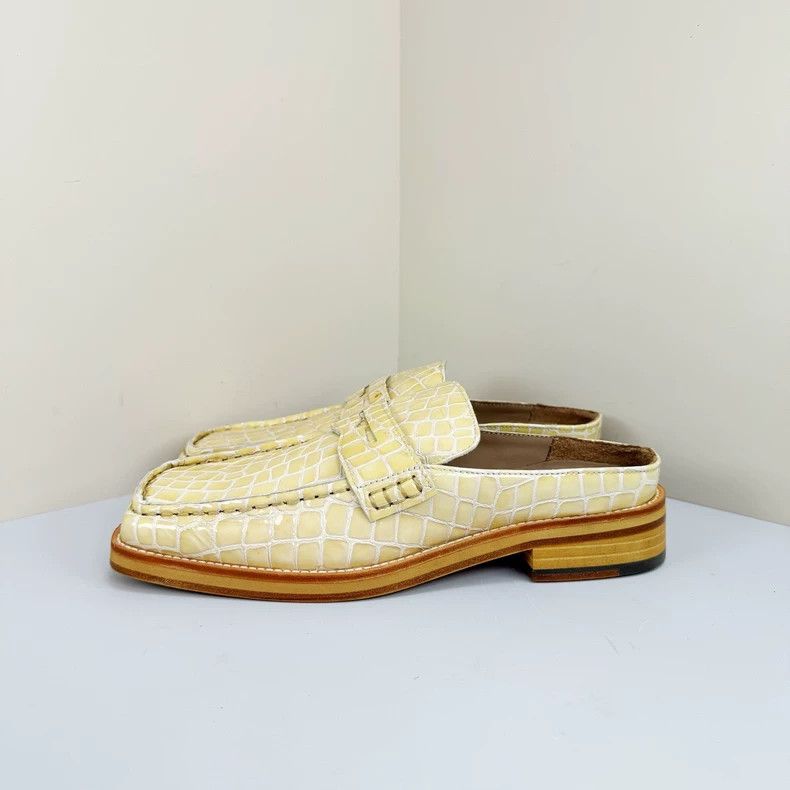 Martine Rose Martine Rose Cream colored crocodile patterned chain squar Size US 6 / EU 39 - 2 Thumbnail