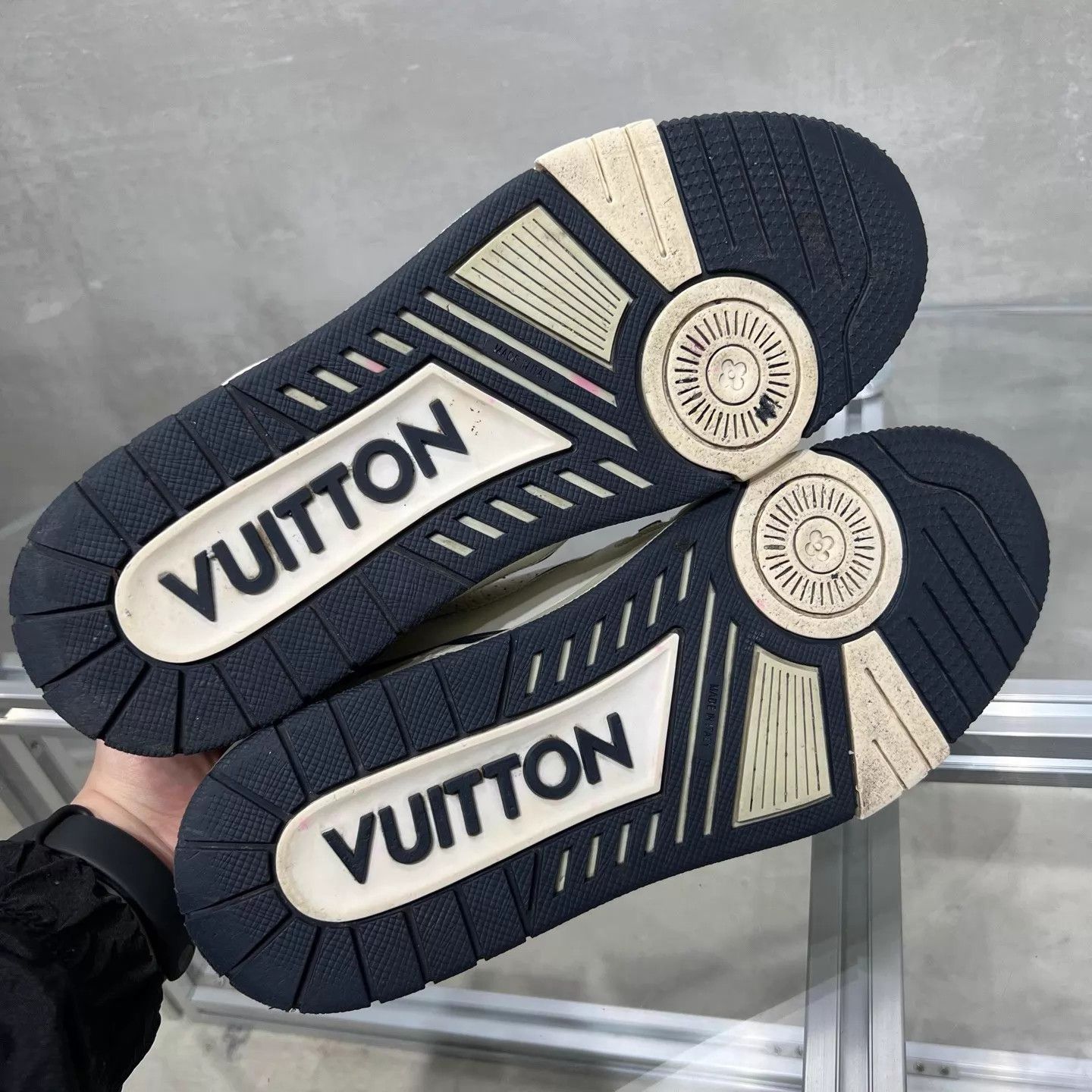 Louis Vuitton LV Trainer white blue UK9.5/43.5 Size US 10.5 / EU 43-44 - 7 Thumbnail