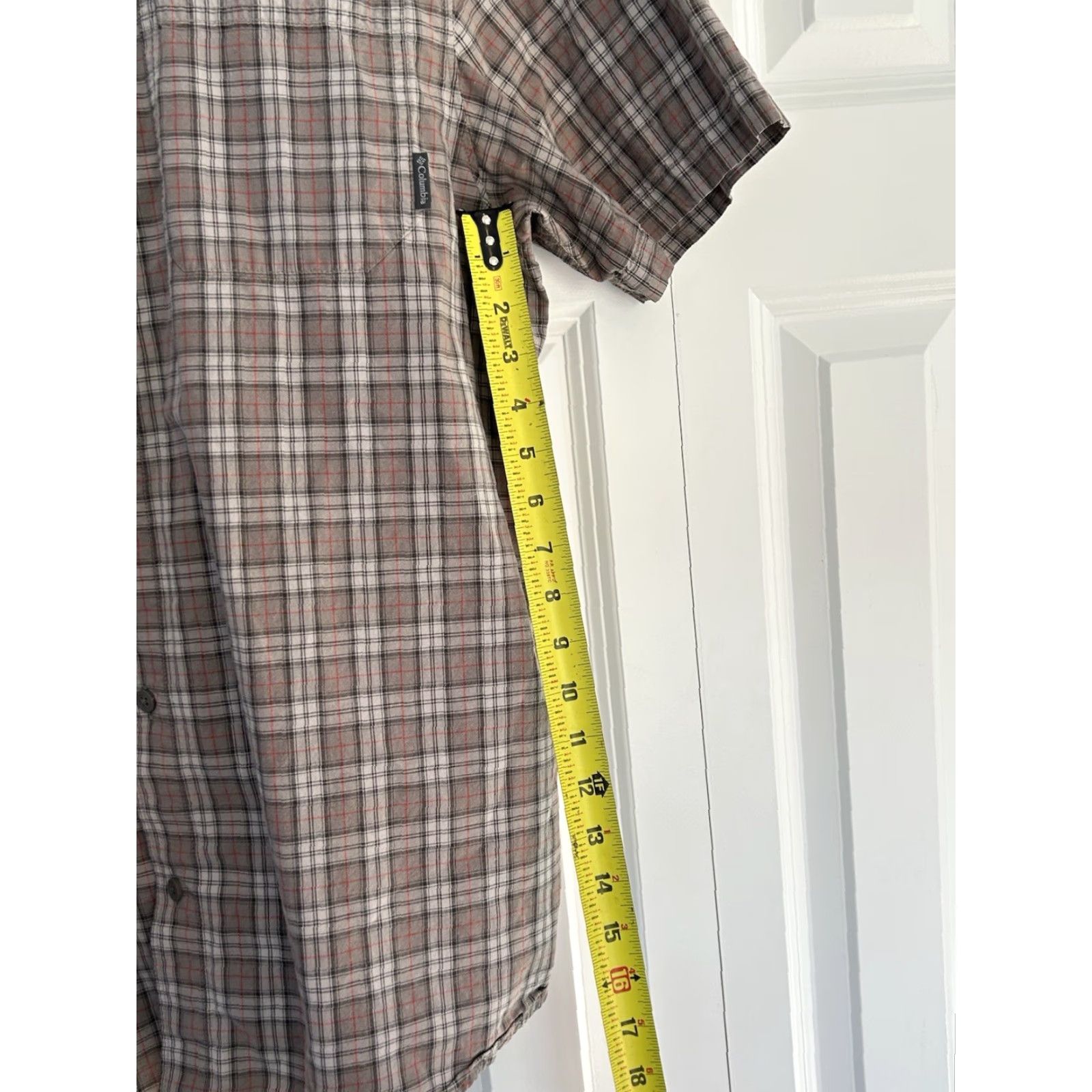 Vintage Columbia Shirt Mens Gray Red Plaid Short Sleeve Button Up sz Large Size US L / EU 52-54 / 3 - 4 Thumbnail