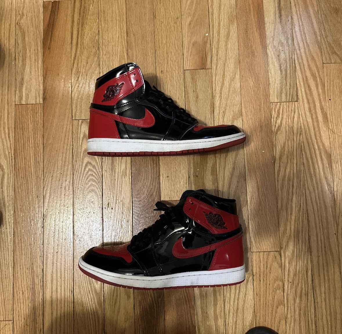 Jordan Brand × Nike Jordan 1 high og patent bred Size US 10 / EU 43 - 1 Thumbnail