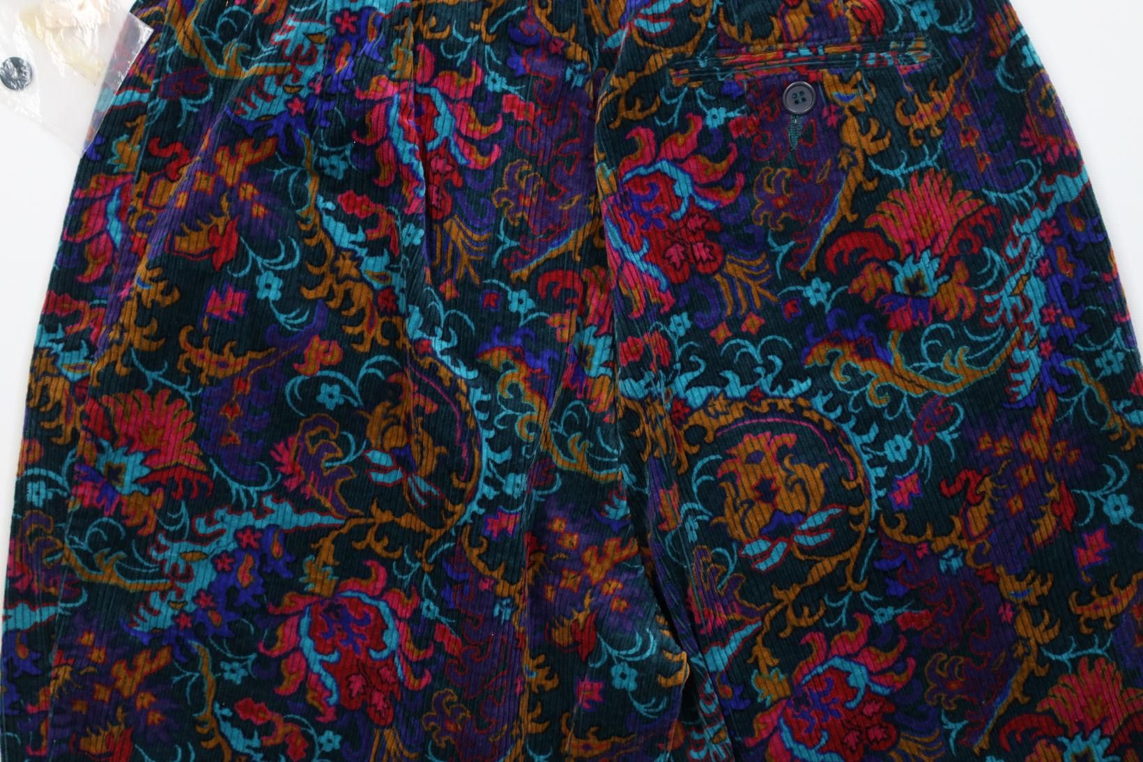 Vintage Deadstock Vintage 90s Streetwear Paisley Corduroy Shorts USA Size 30" / US 8 / IT 44 - 11 Thumbnail