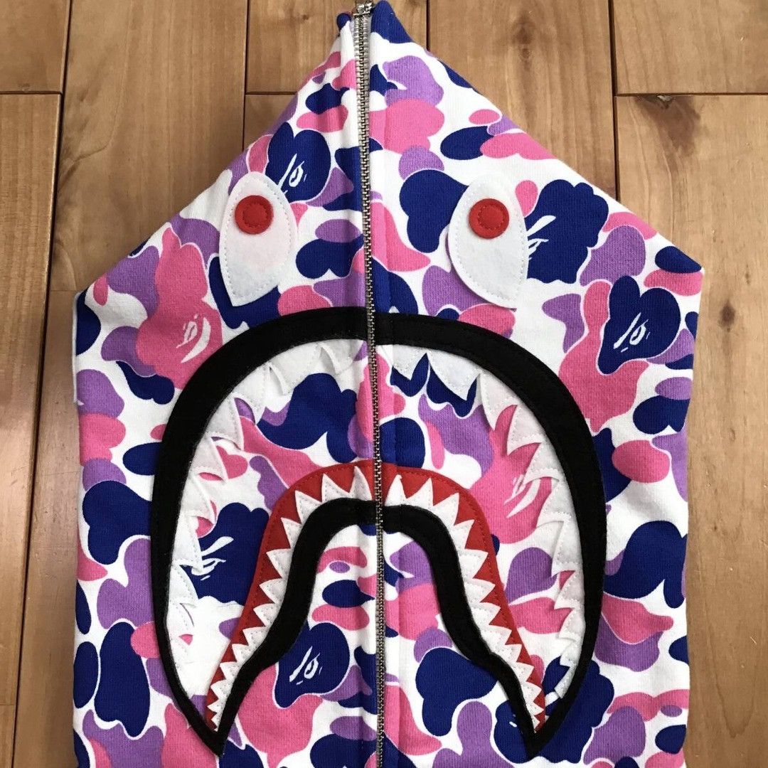 Bape 2024 🔥GUANGZHOU Store Camo🔥 BAPE shark full zip hoodie APE Size US L / EU 52-54 / 3 - 4 Thumbnail