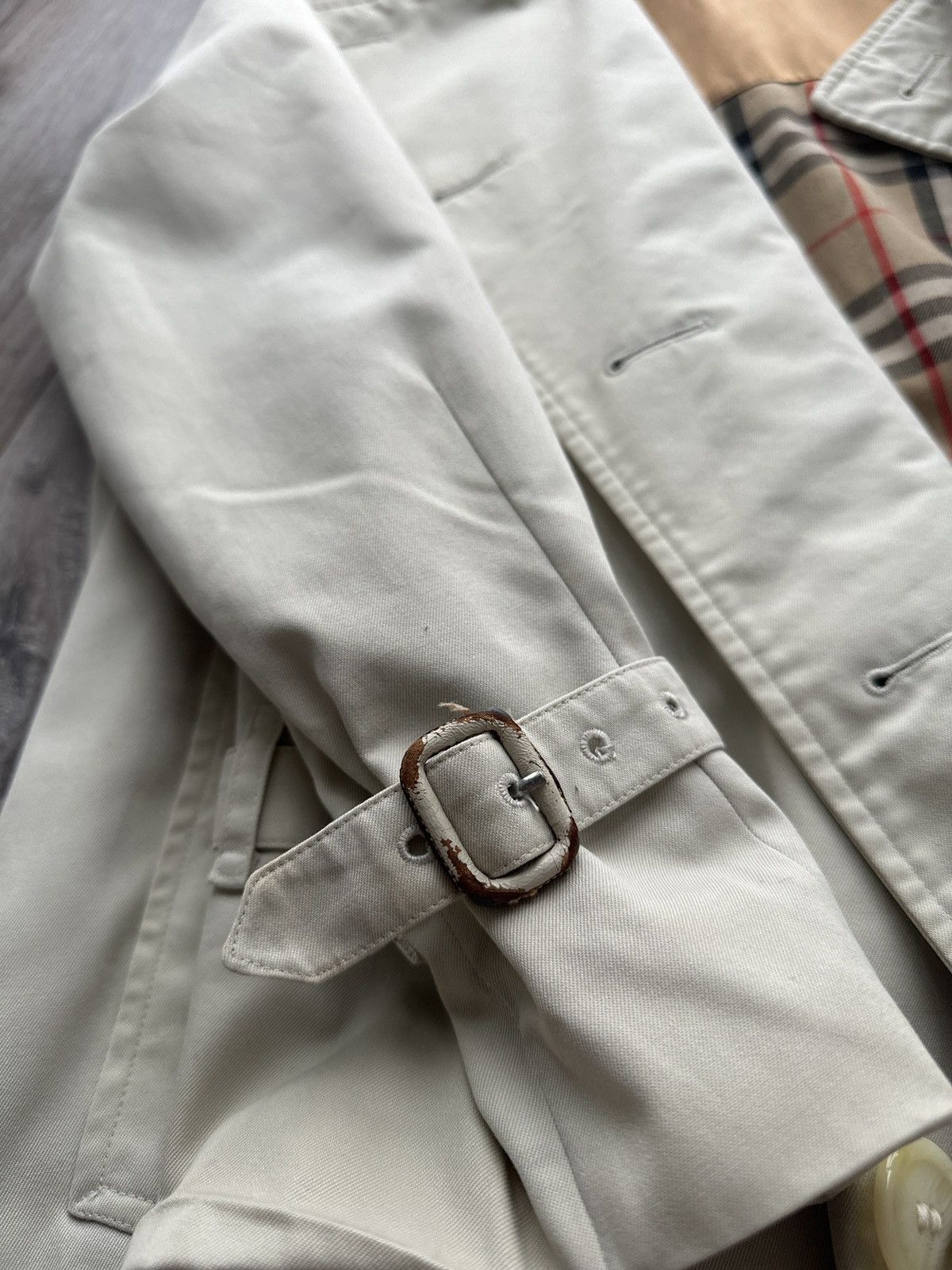 Burberry Vintage 90’s Burberry’s nova check men’s trench coat Size US L / EU 52-54 / 3 - 13 Thumbnail