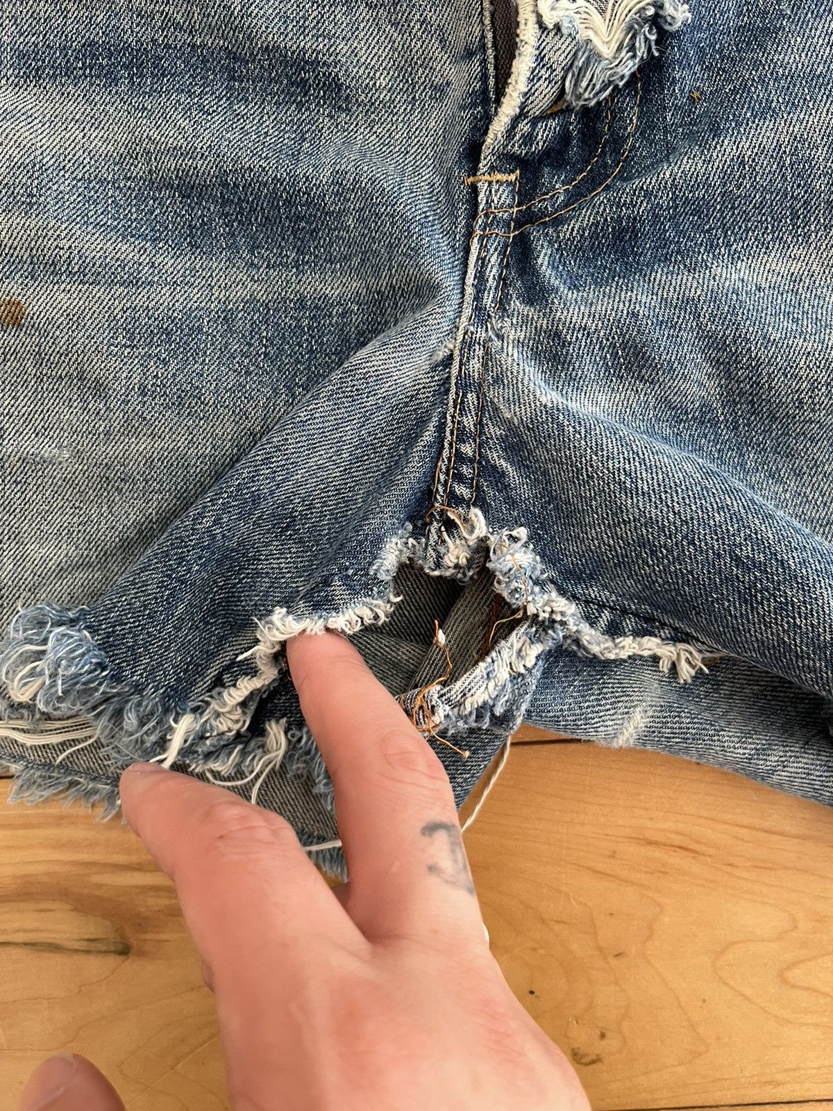 Levi's Vintage Clothing Vintage Levi's Orange tab Heavily Distressed Cut Off Short Size US 28 / EU 44 - 5 Thumbnail
