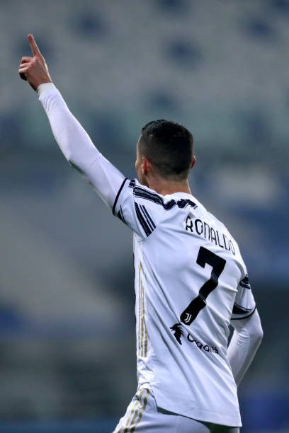 Adidas Adidas x Juventus #7 Cristiano Ronaldo 2020/2021 Home Jersey Size US L / EU 52-54 / 3 - 6 Thumbnail