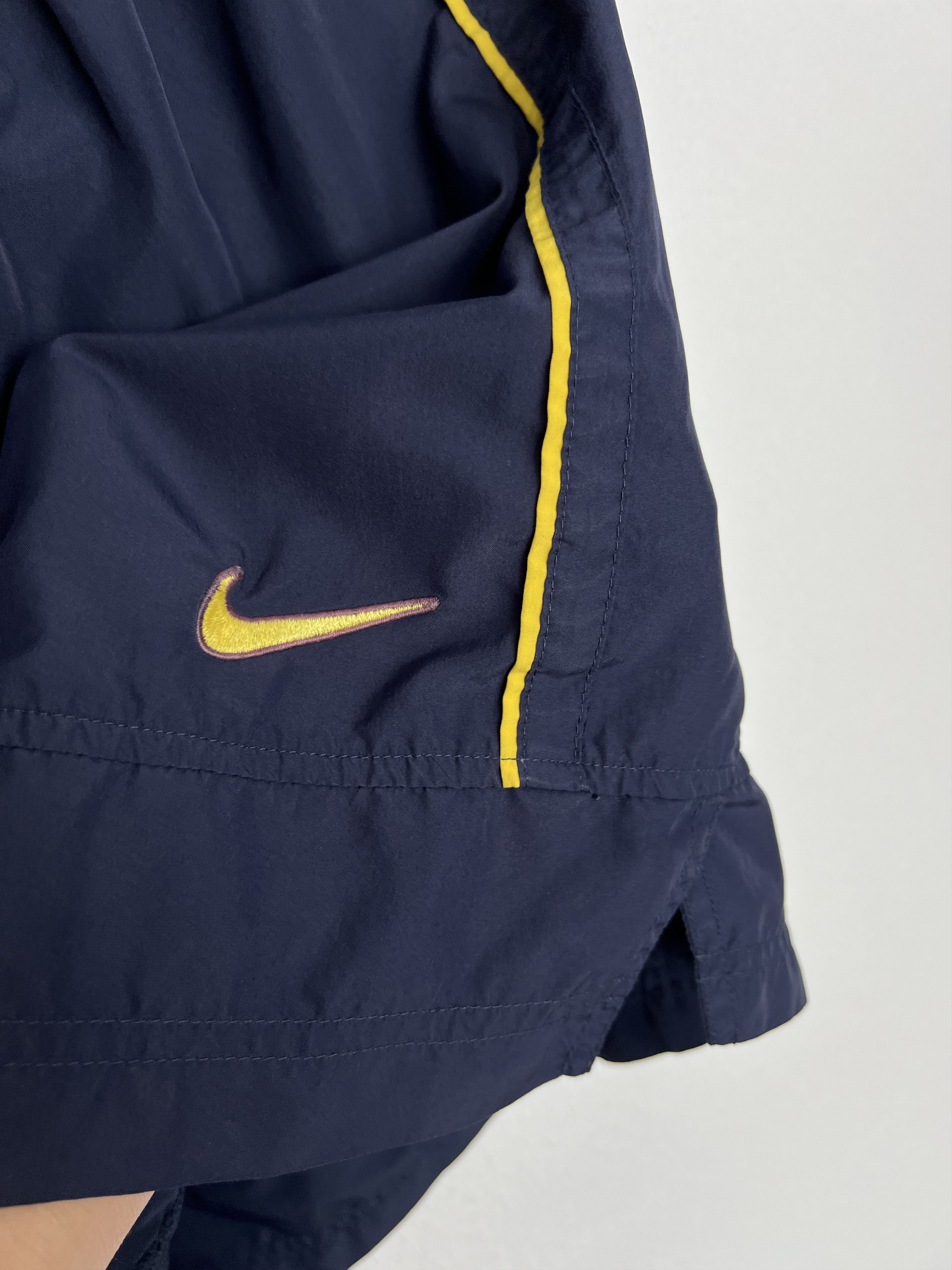 Nike Vintage 90's Arsenal Football Shorts Soccer Gunners Rare Size US 34 / EU 50 - 4 Thumbnail