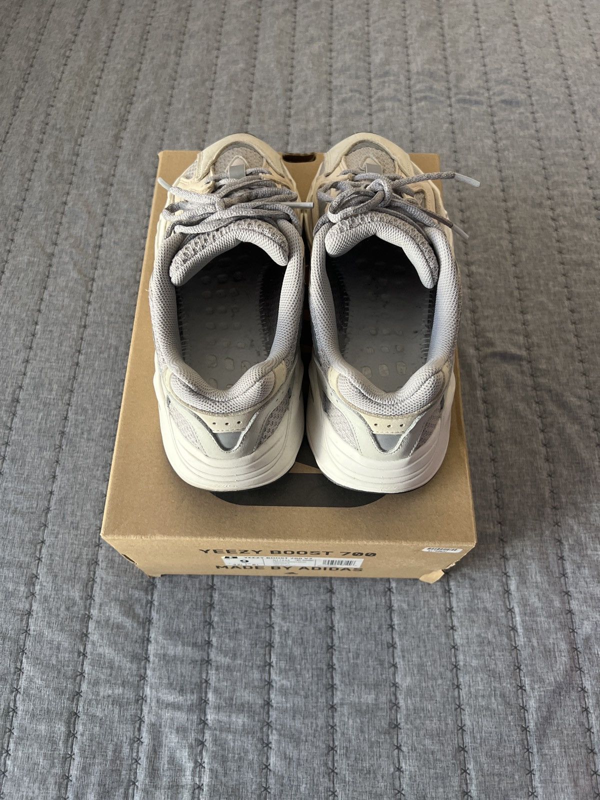Adidas × Kanye West Yeezy 700 V2 Cream Size US 9 / EU 42 - 5 Thumbnail