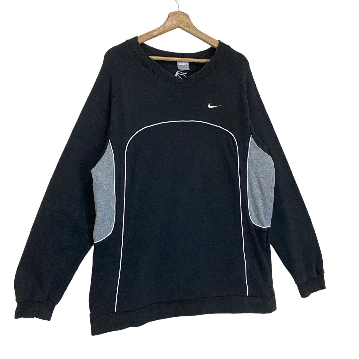 Nike × Nike ACG Nike Small Logo Vneck Sweatshirt Size US L / EU 52-54 / 3 - 2 Thumbnail