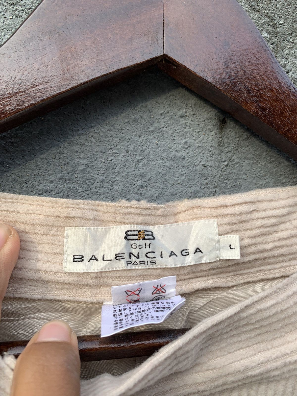 Balenciaga Balenciaga Golf Japan Corduroy Baggy Pants (Woman) Size US 28 / EU 44 - 11 Thumbnail