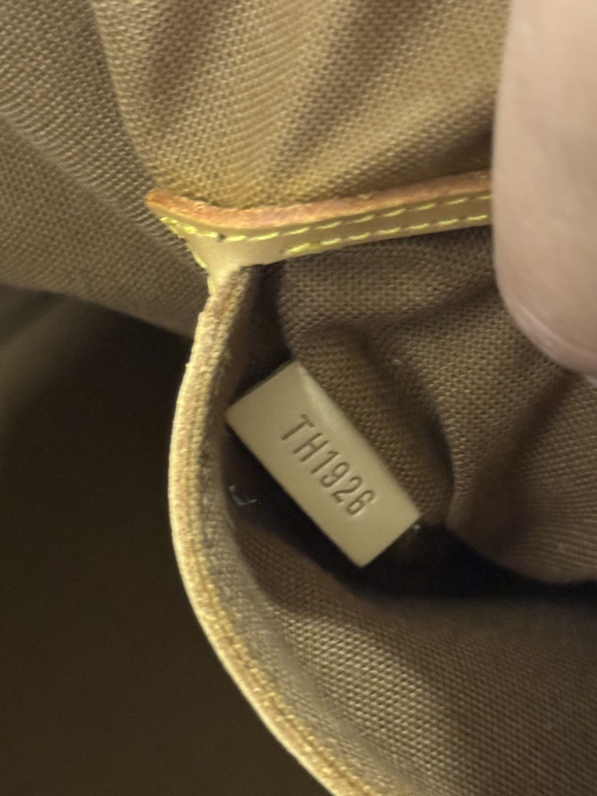 Louis Vuitton Louis Vuitton Alma PM Monogram Handbag Size ONE SIZE - 16 Thumbnail