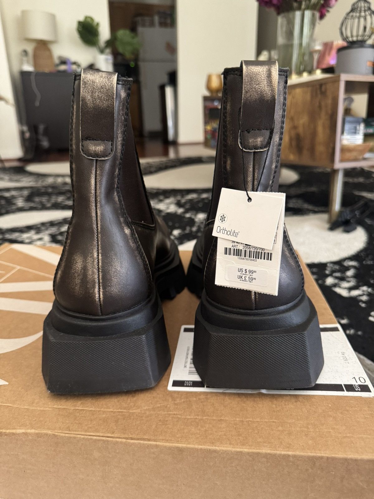 Zara Chunky distressed chelsea boots Size US 9 / EU 42 - 4 Thumbnail