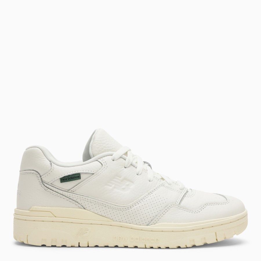 o1d2blof0424 Low-Top Sneakers in White & Beige