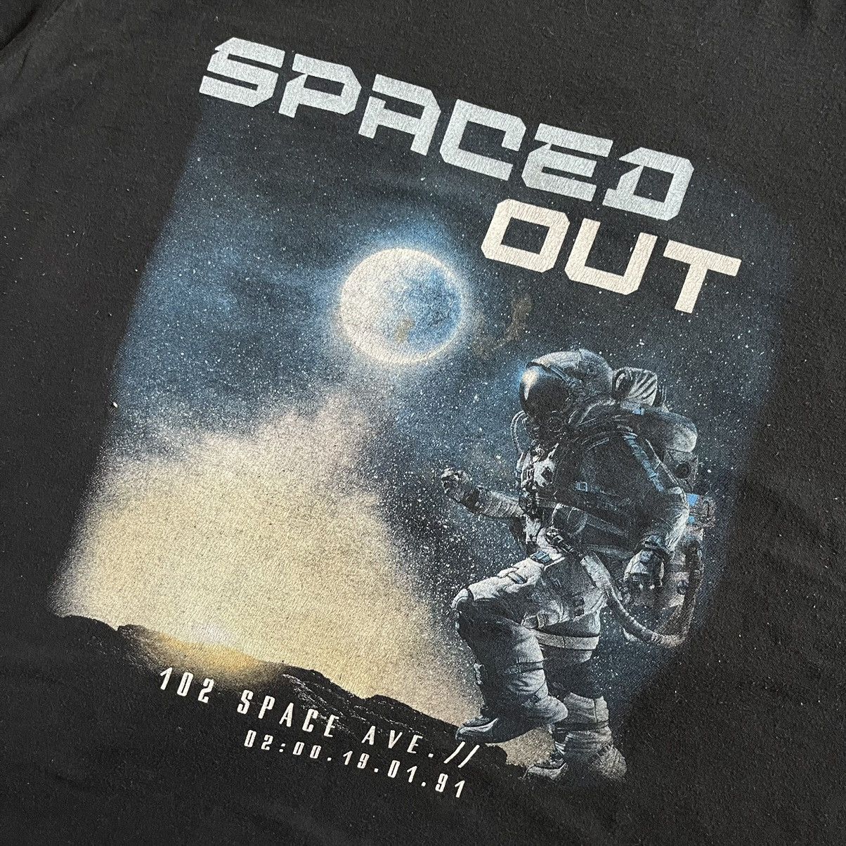 Vintage Vintage Spaced Out 00s T-shirt Size US L / EU 52-54 / 3 - 4 Thumbnail