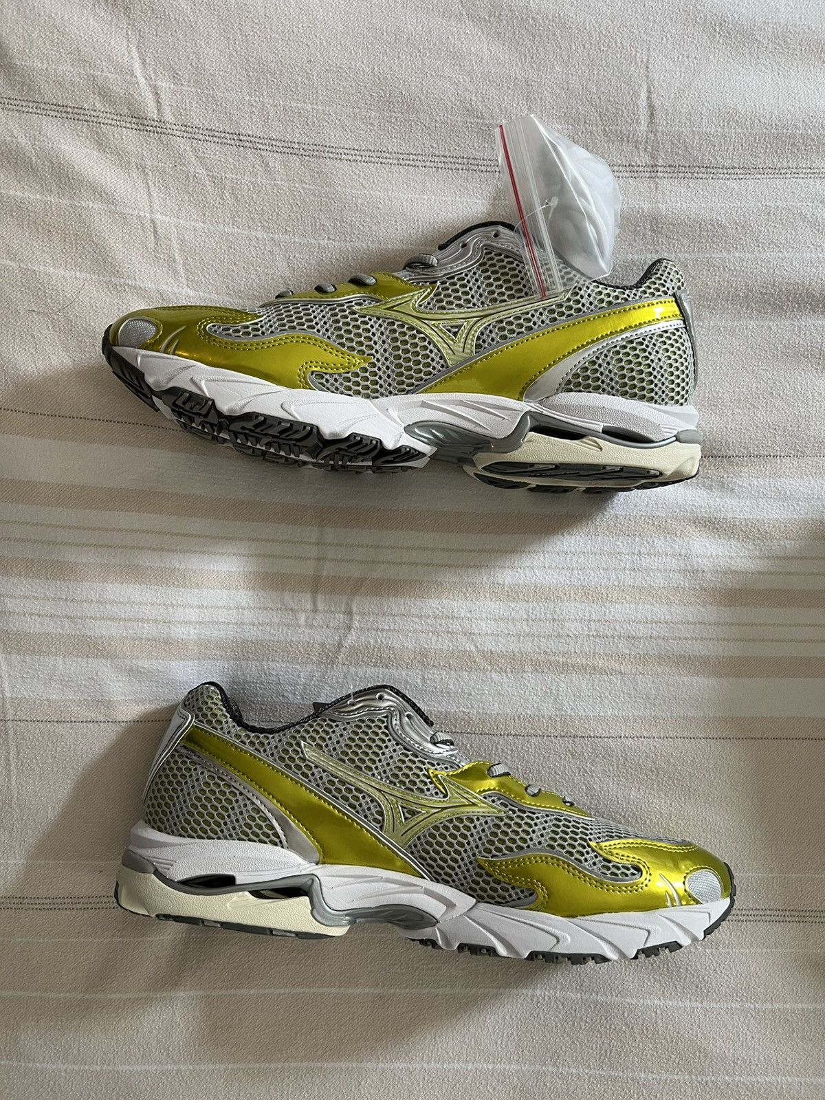 Mizuno Mizuno Wave Rider 10 Amazon One Block Down Flame Wave 11 Size US 11 / EU 44 - 3 Thumbnail