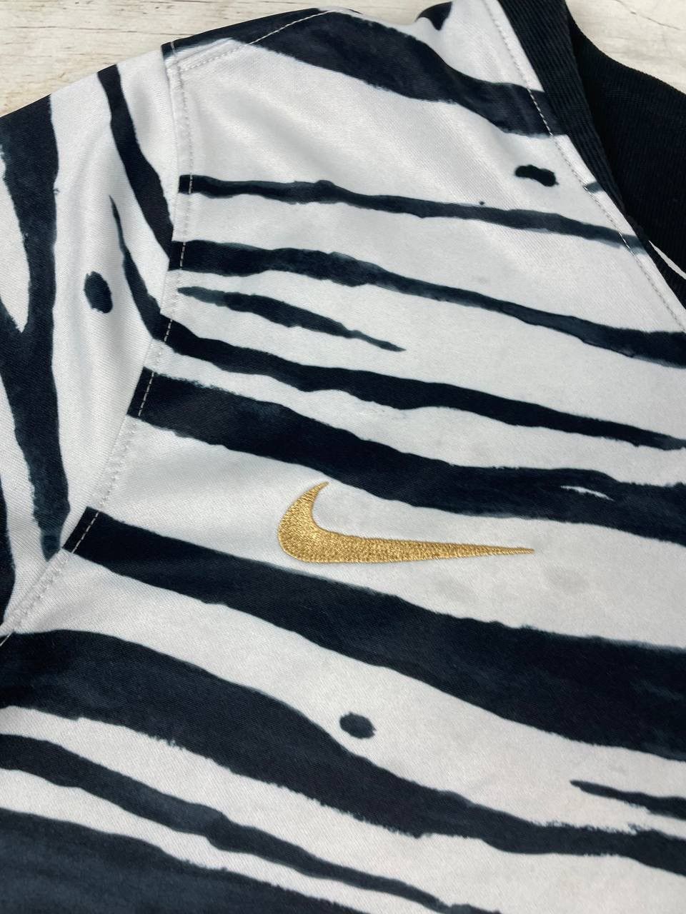 Nike Nike South Korea 2020 2021 Zebra Away Shirt Soccer Jersey Size US S / EU 44-46 / 1 - 6 Thumbnail