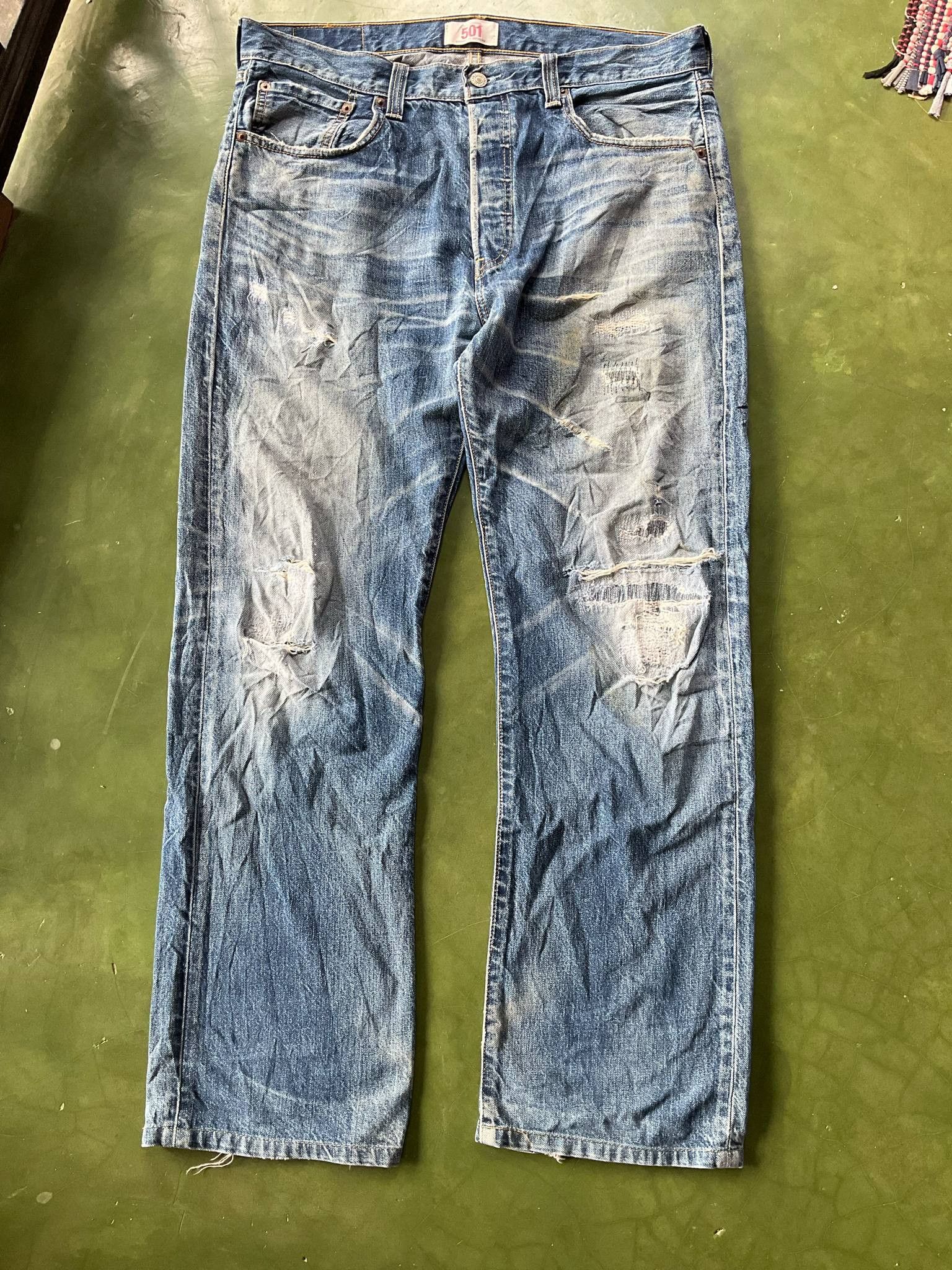 Levi's × Levi's Vintage Clothing 🔥 Vintage Levis 501 Distressed Kurt Cobain Style Jeans Size US 34 / EU 50 - 2 Thumbnail