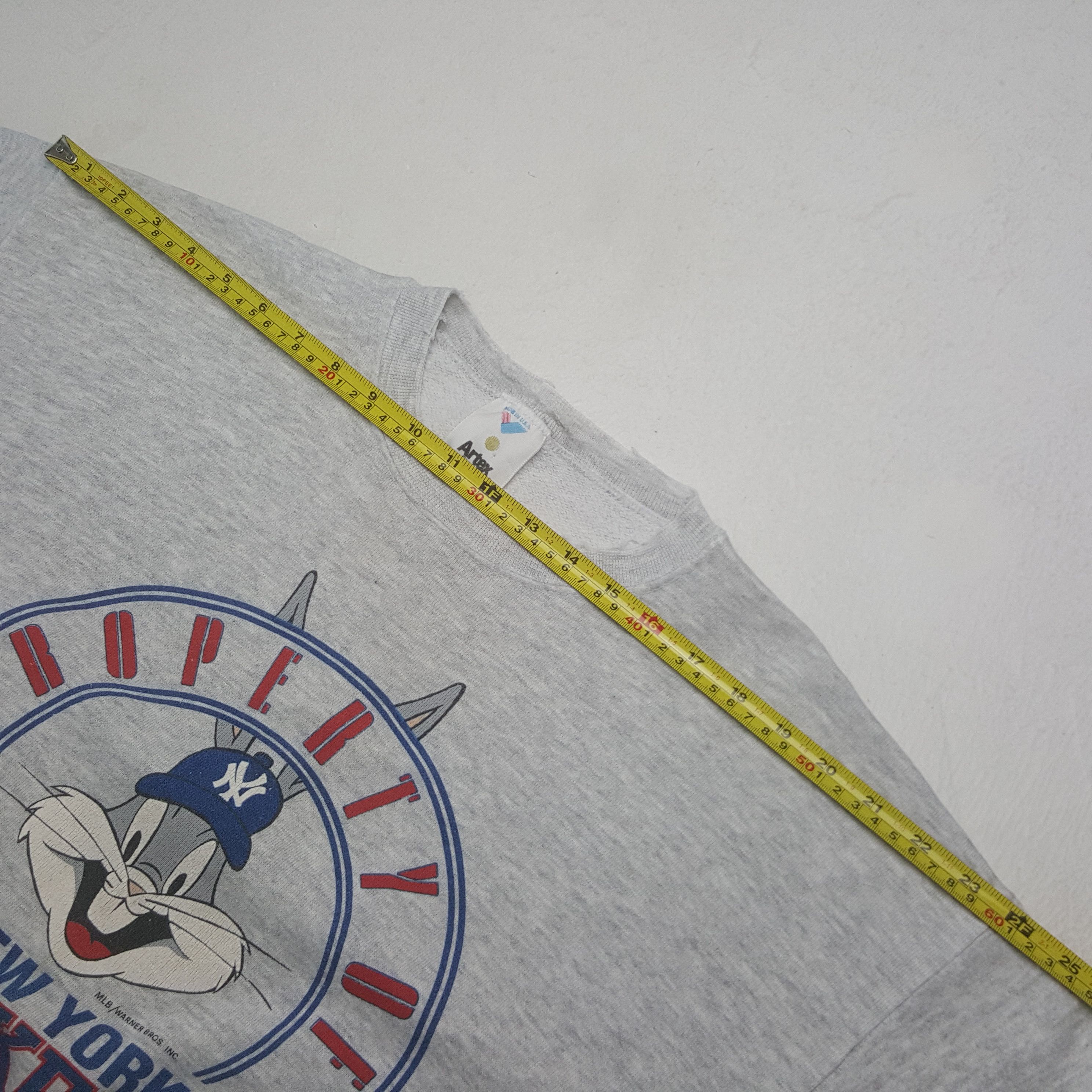 New York Yankees Vintage New York Yankees X Bugs Bunny Sweatshirt C302N11 Size US M / EU 48-50 / 2 - 5 Thumbnail