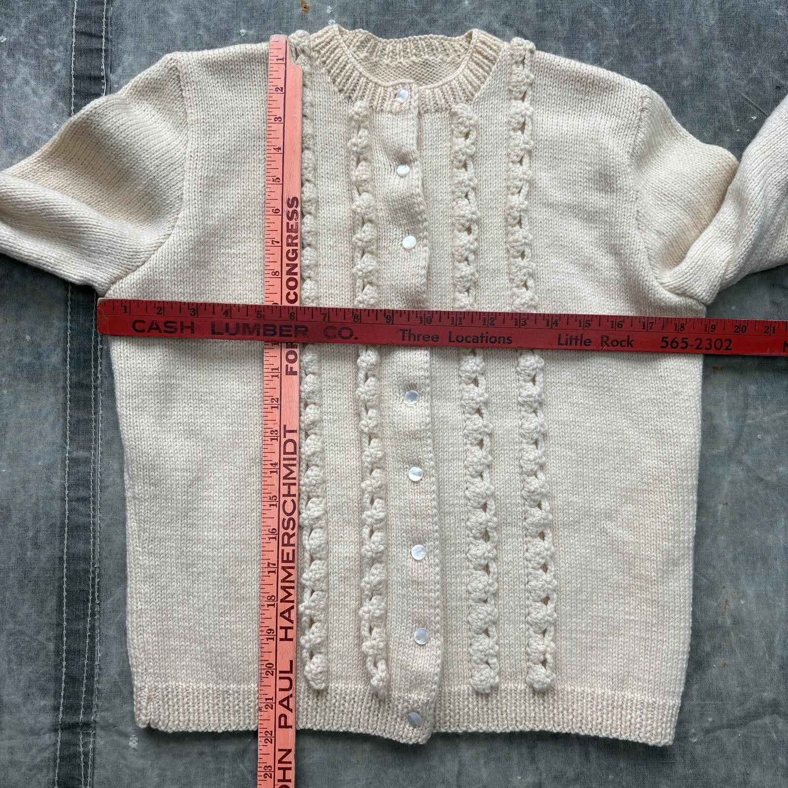 Vintage Vintage 70s Cream Hand-Knit Wool Textured Sweater Cardigan Size M / US 6-8 / IT 42-44 - 4 Thumbnail