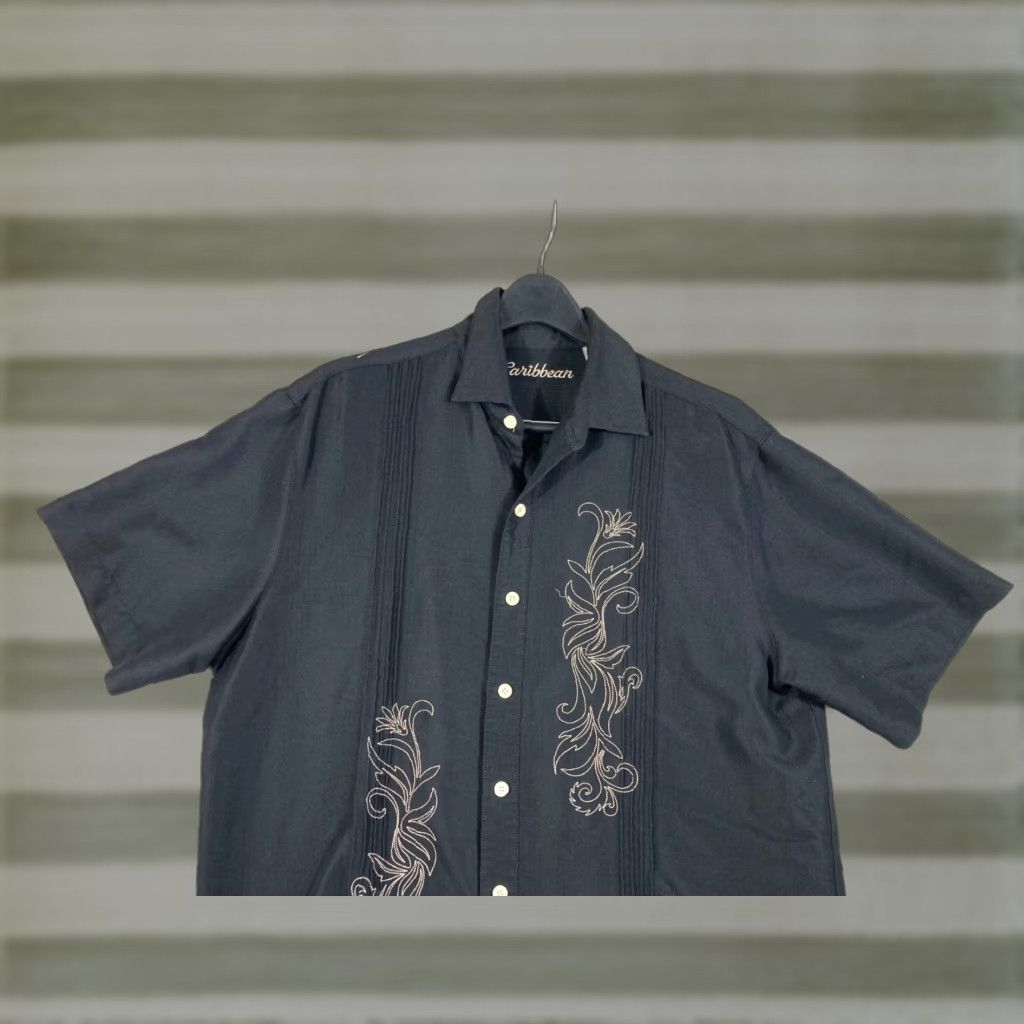 Vintage Caribbean Shirt Mens Large Black Embroidered Short Sleeve Button-Up Guayabera Beach Hawaiian Casual Shirt Size US L / EU 52-54 / 3 - 1 Thumbnail